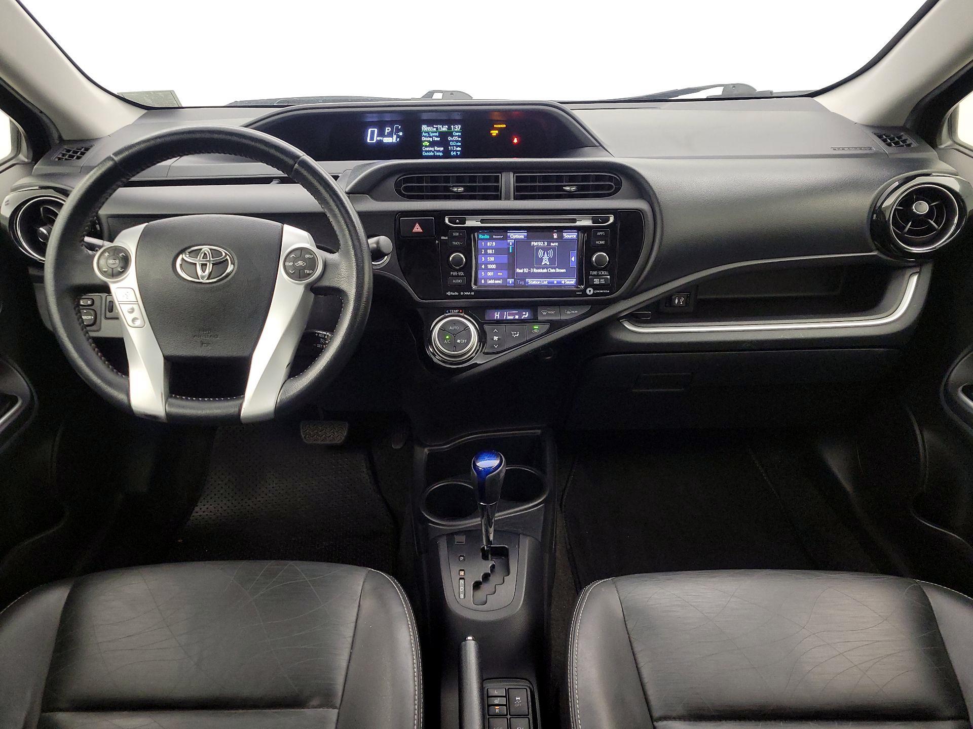 Thumbnail: 2016 Toyota Prius c - 9