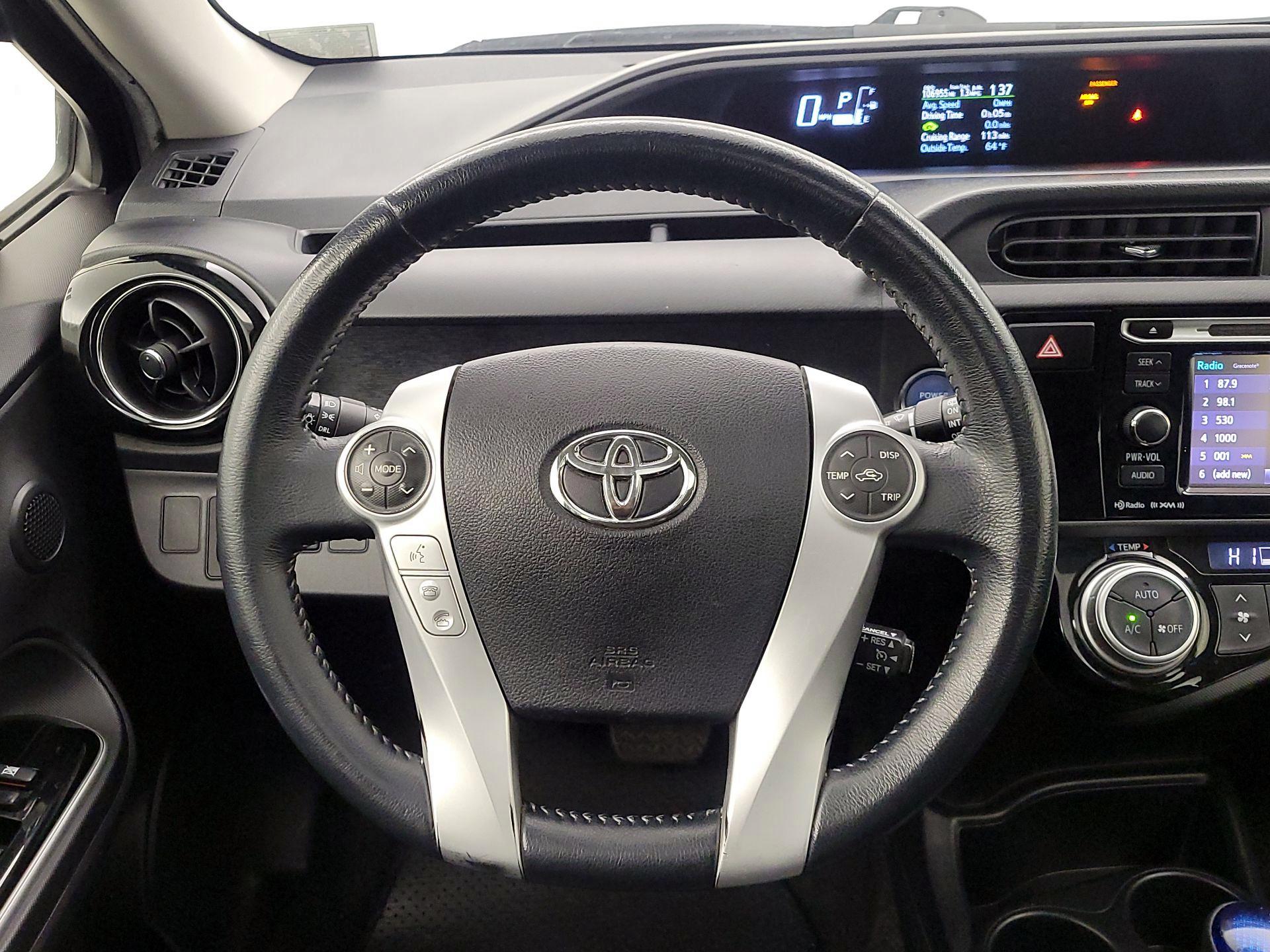 Thumbnail: 2016 Toyota Prius c - 10