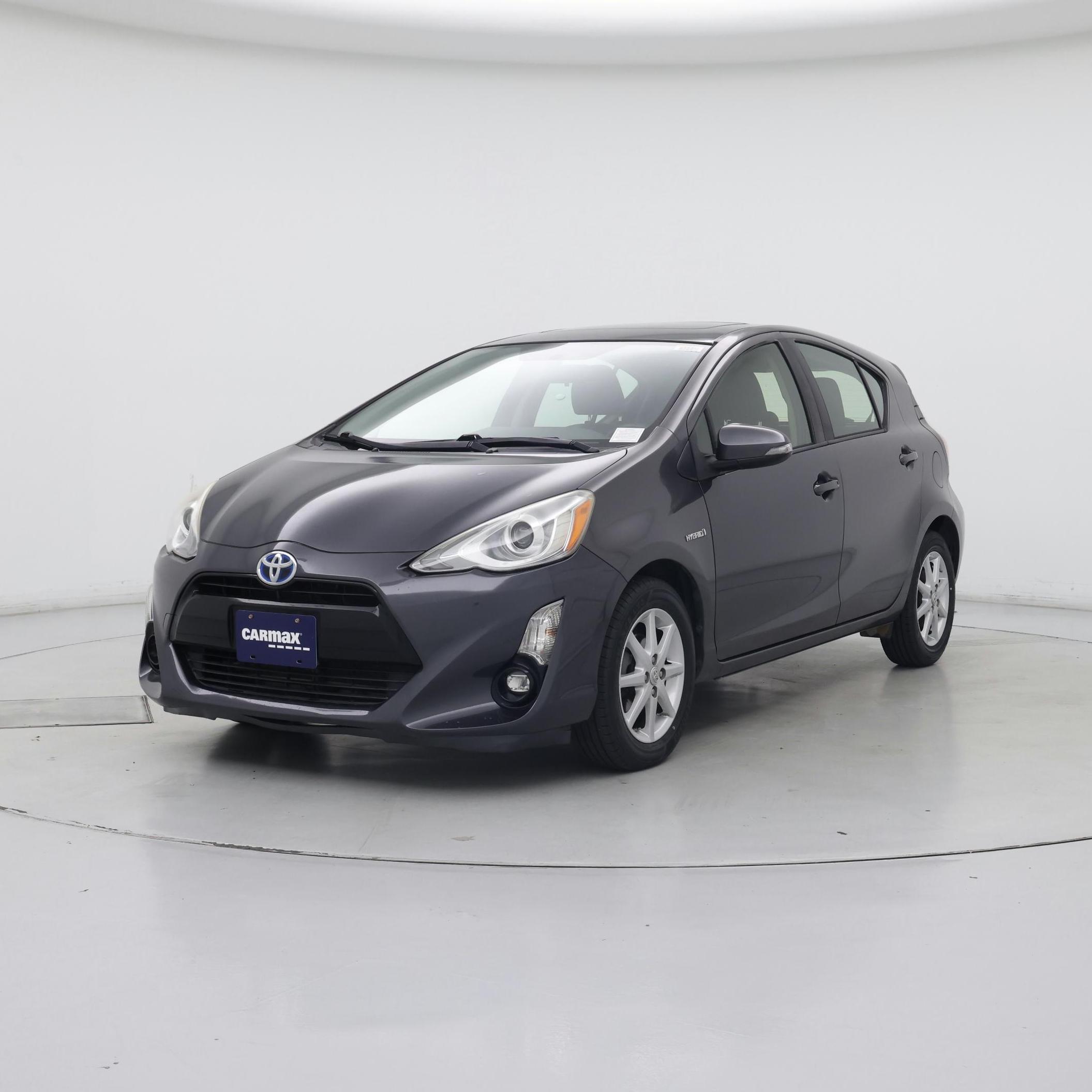 Thumbnail: 2016 Toyota Prius c - 4