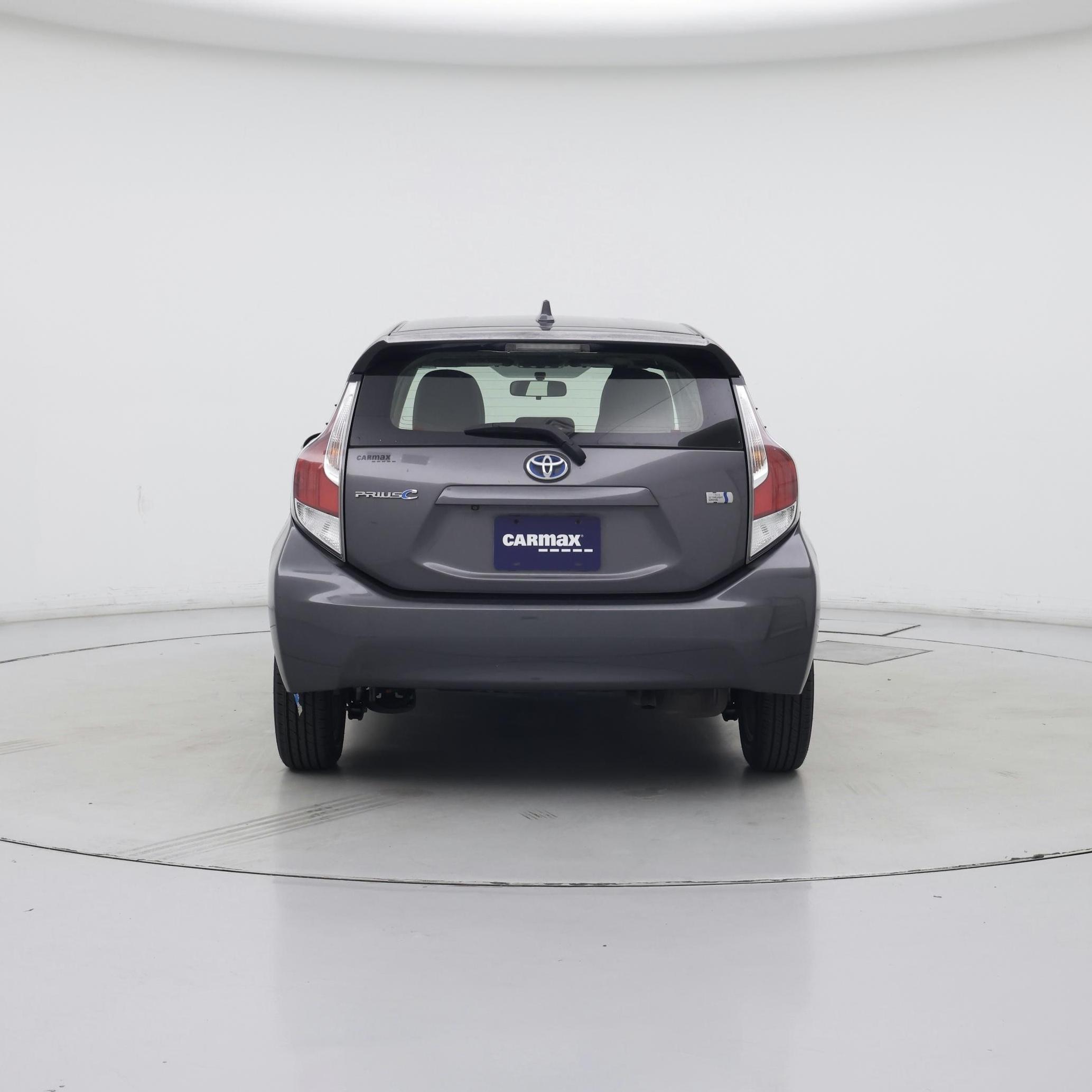 Thumbnail: 2016 Toyota Prius c - 6