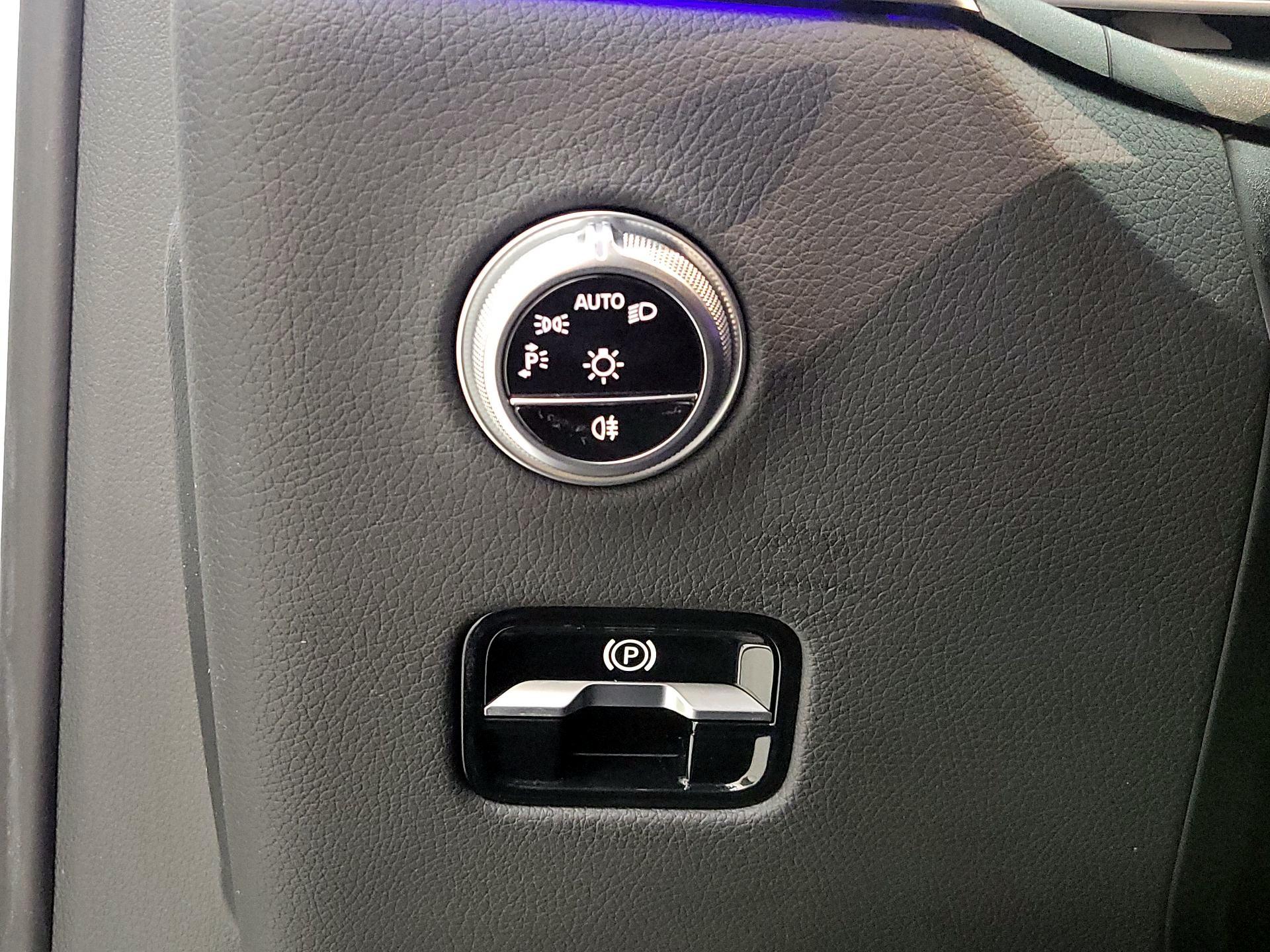 Thumbnail: 2024 Mercedes-Benz GLC - 13