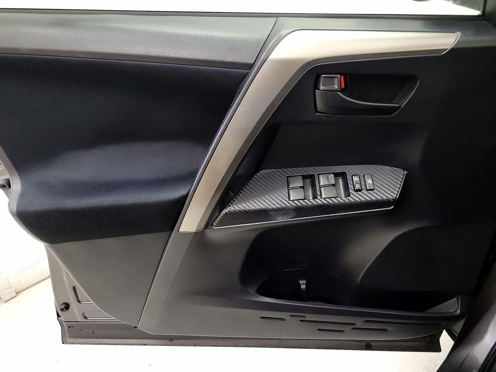 Thumbnail: 2014 Toyota RAV4 - 12