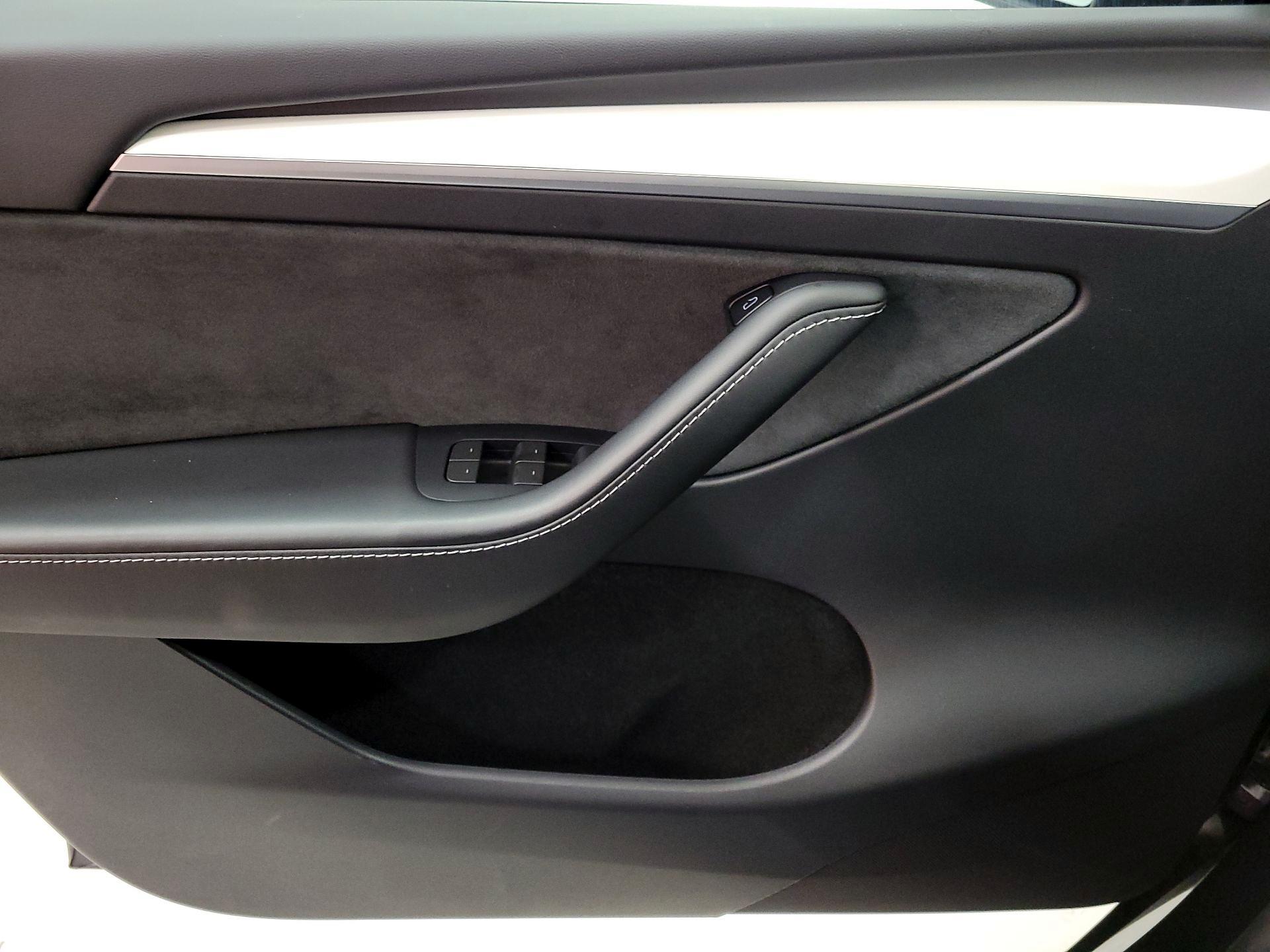 Thumbnail: 2023 Tesla Model Y - 12