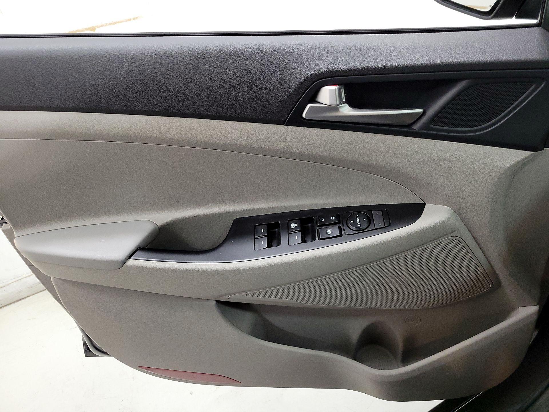 Thumbnail: 2020 Hyundai Tucson - 12