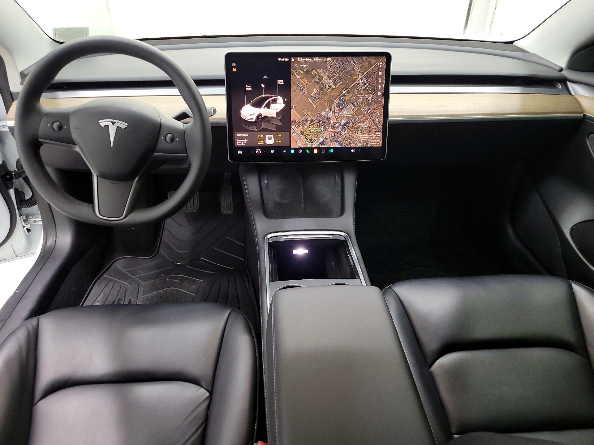 Thumbnail: 2022 Tesla Model 3 - 9