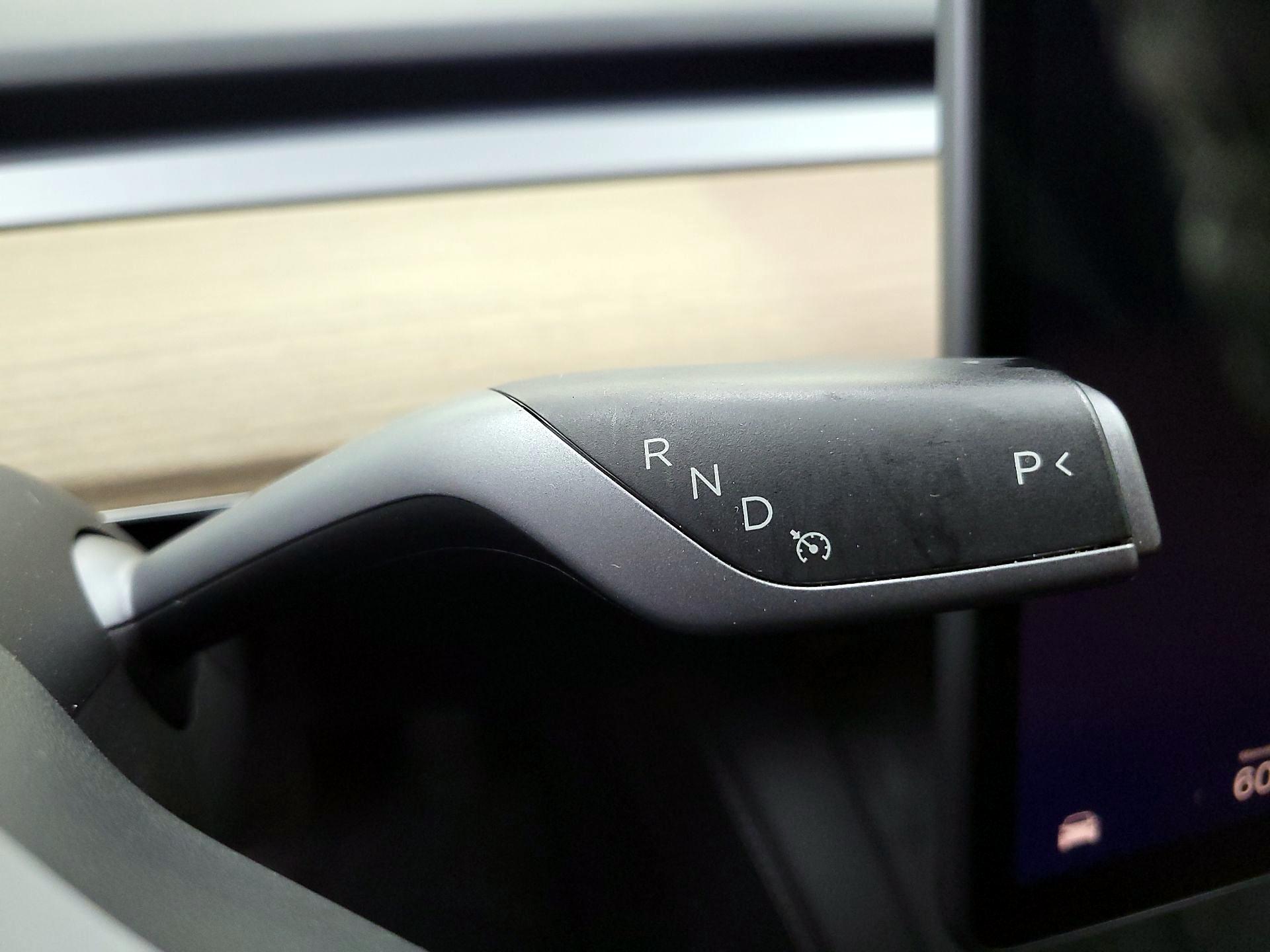 Thumbnail: 2022 Tesla Model 3 - 17