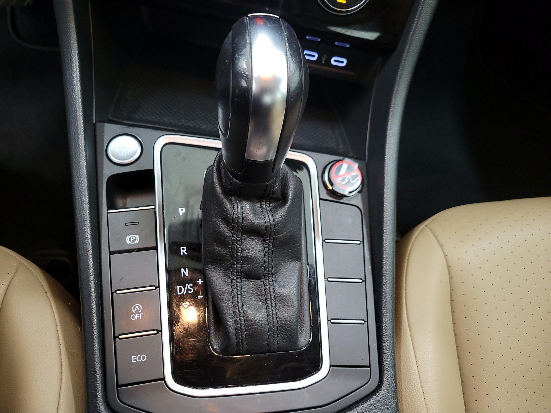 Thumbnail: 2020 Volkswagen Jetta - 17