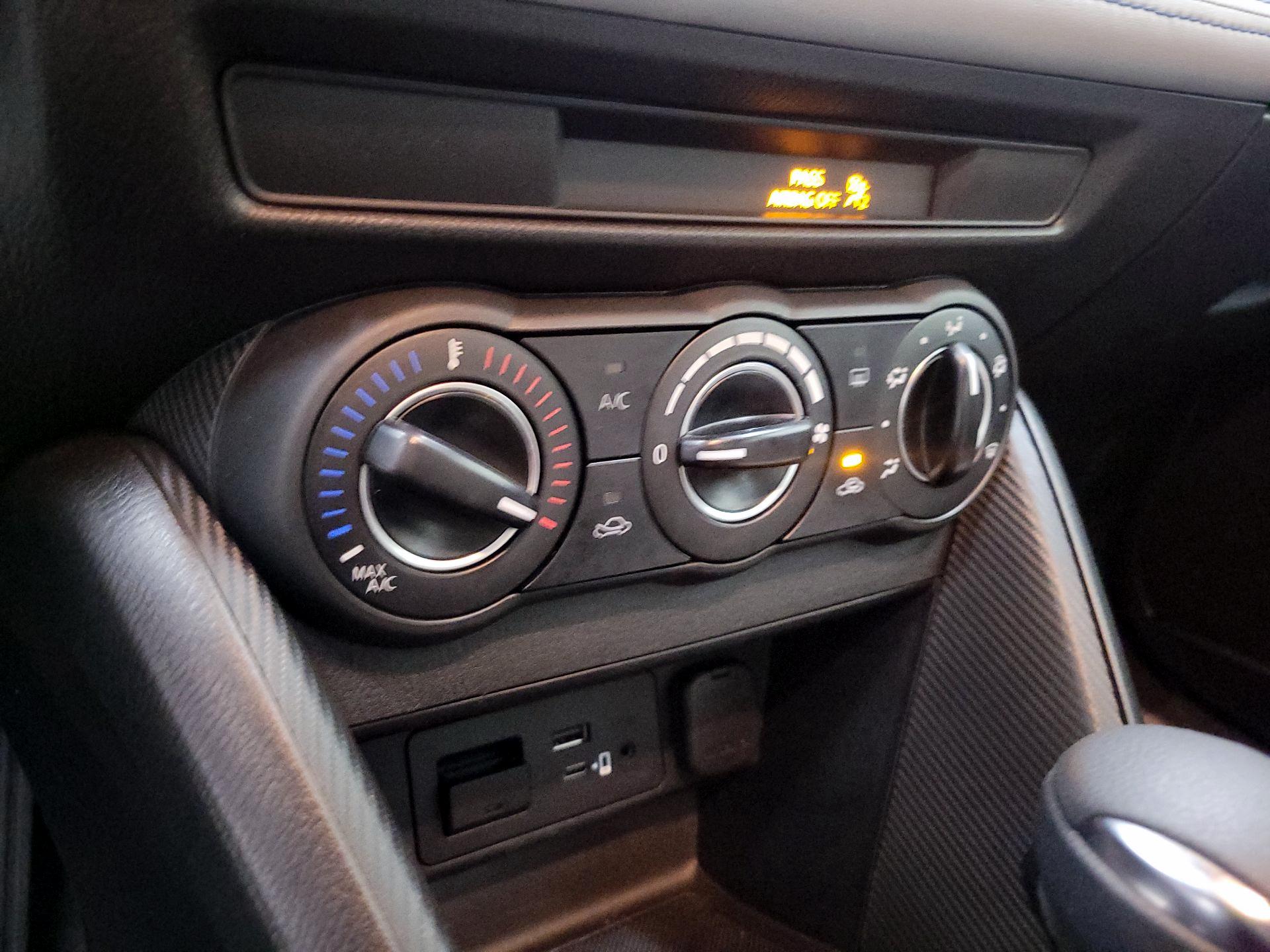 Thumbnail: 2019 Toyota Yaris - 15