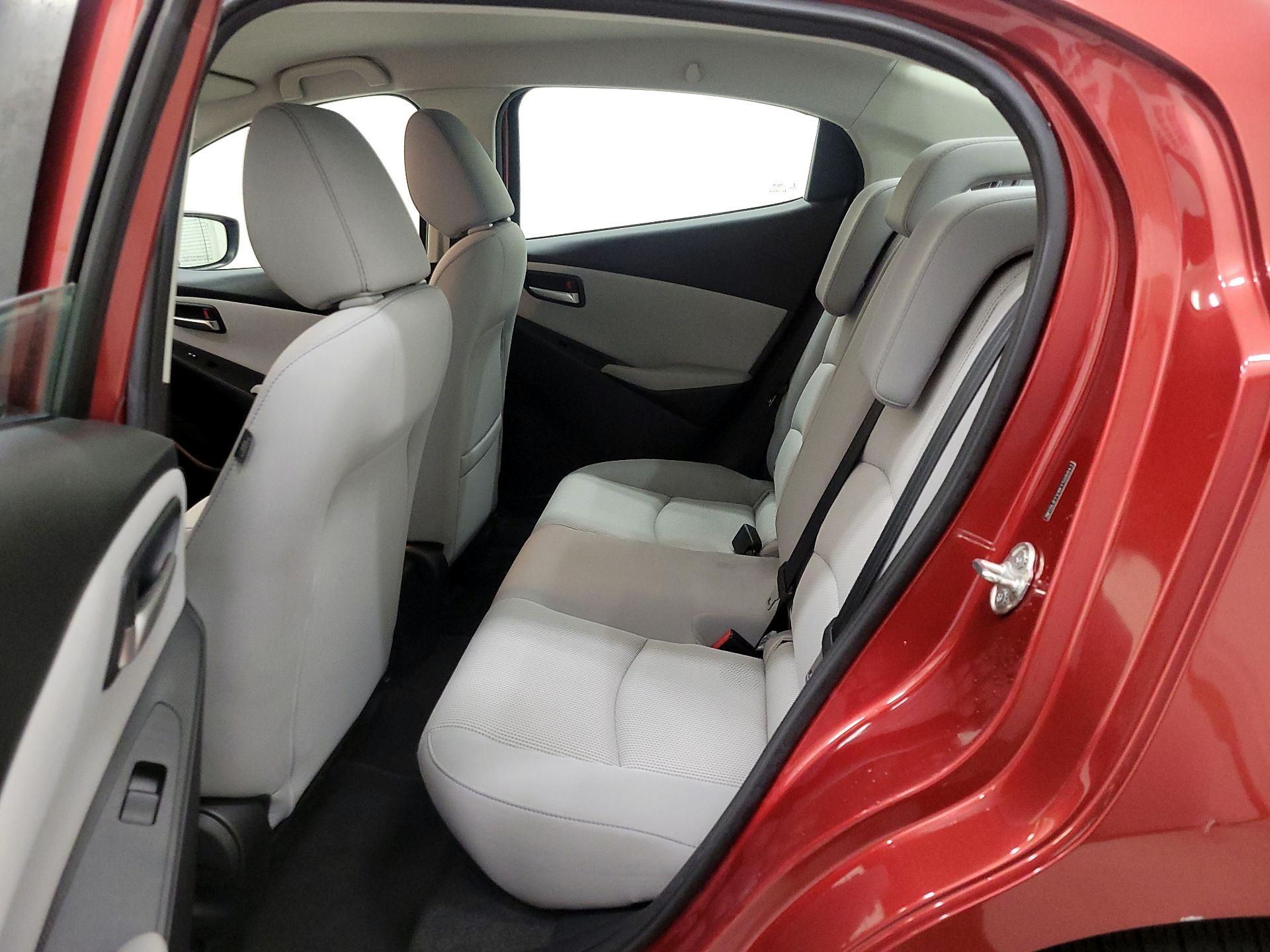 Thumbnail: 2019 Toyota Yaris - 18