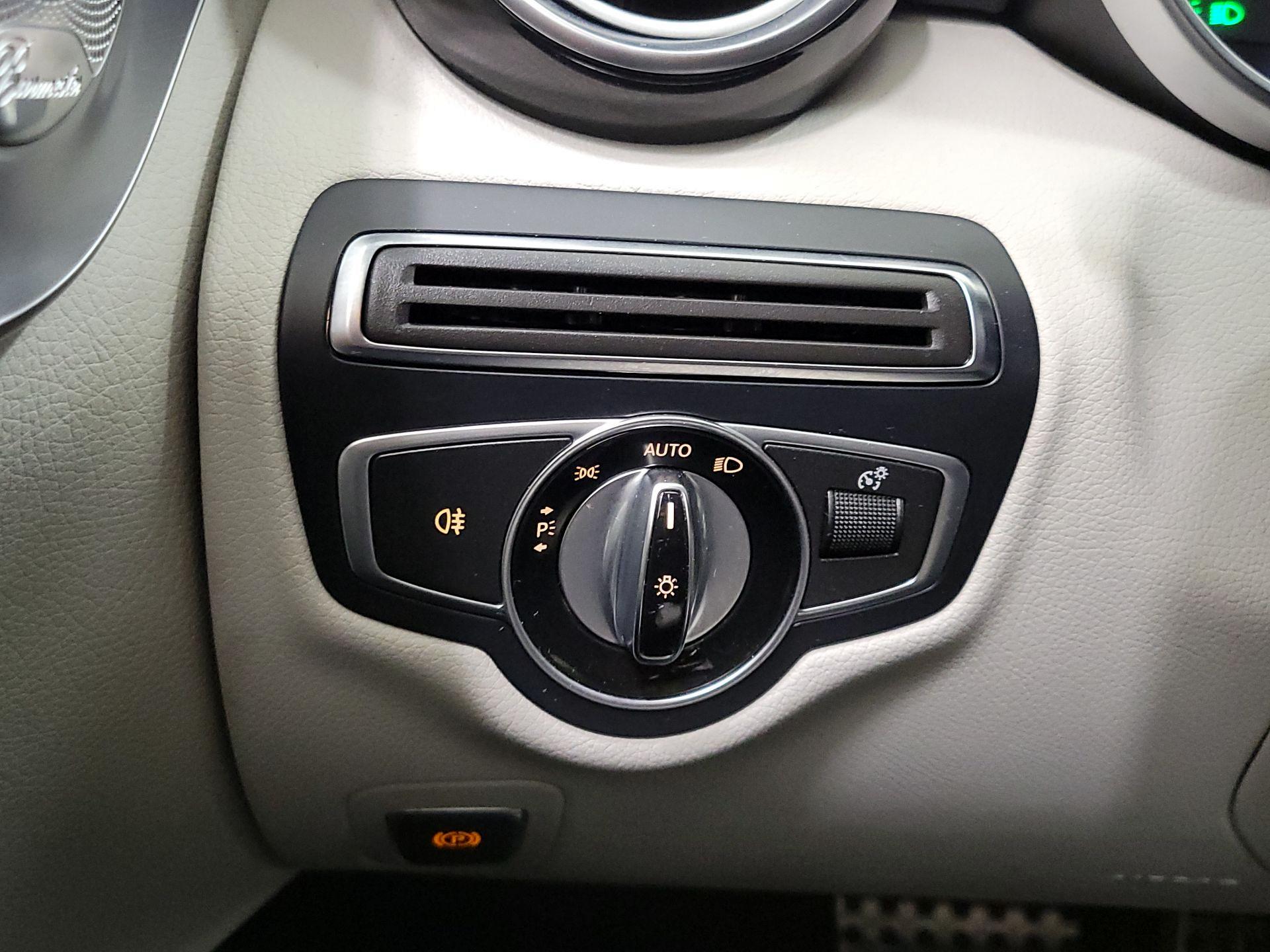 Thumbnail: 2017 Mercedes-Benz C-Class - 13