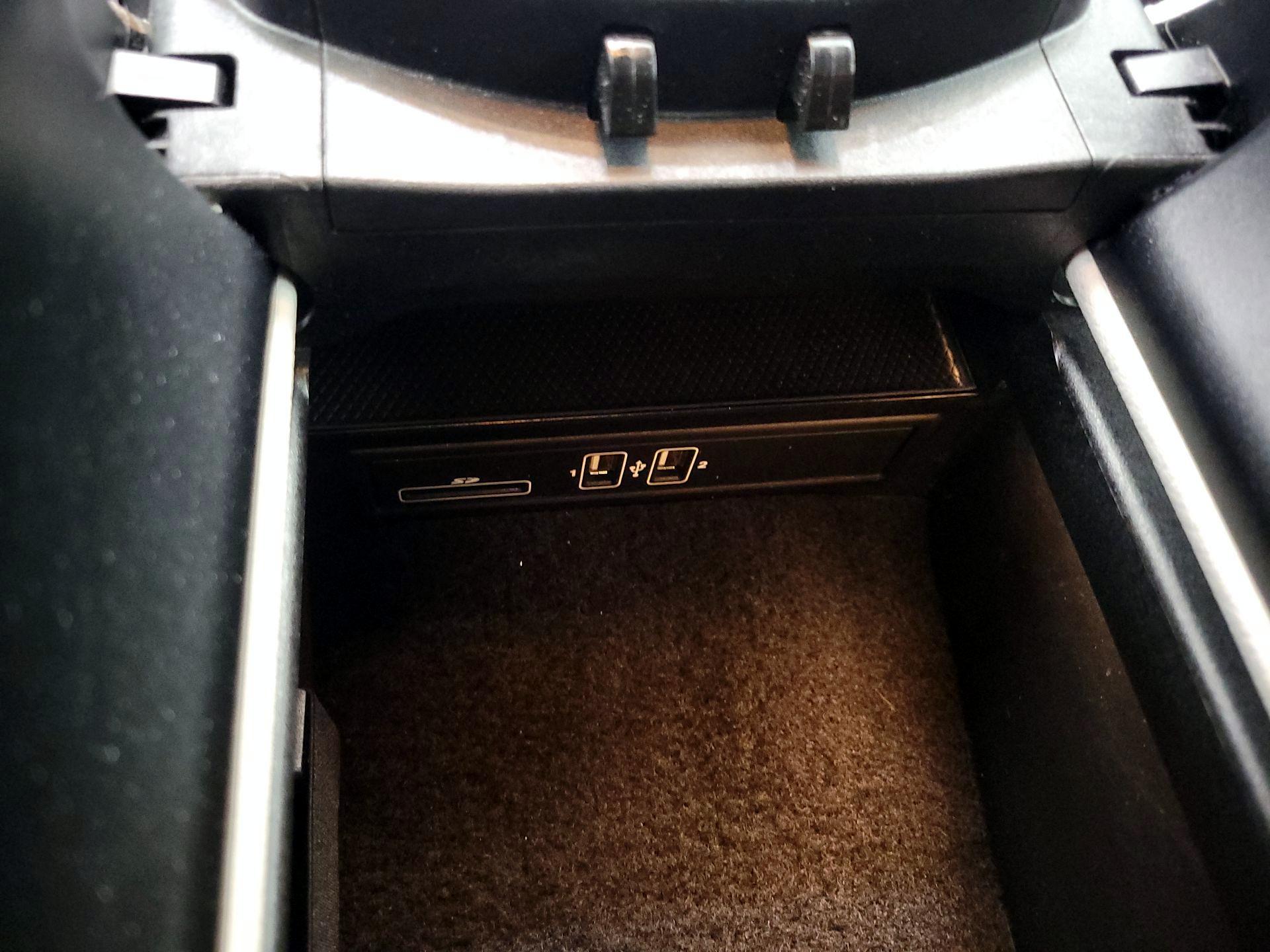 Thumbnail: 2017 Mercedes-Benz C-Class - 18