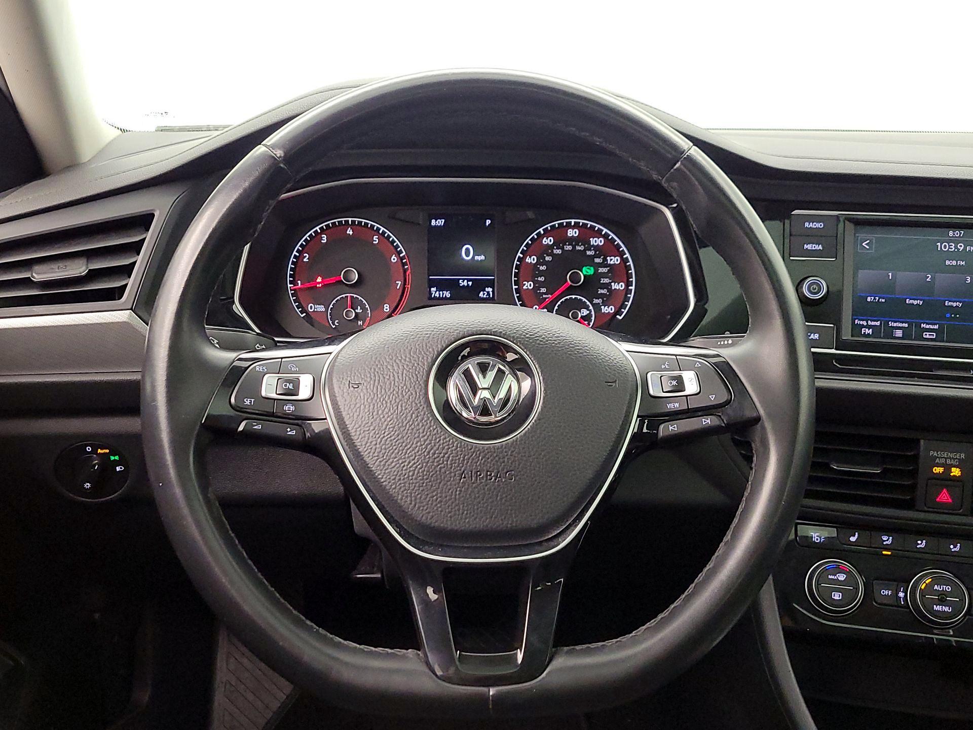 Thumbnail: 2019 Volkswagen Jetta - 10