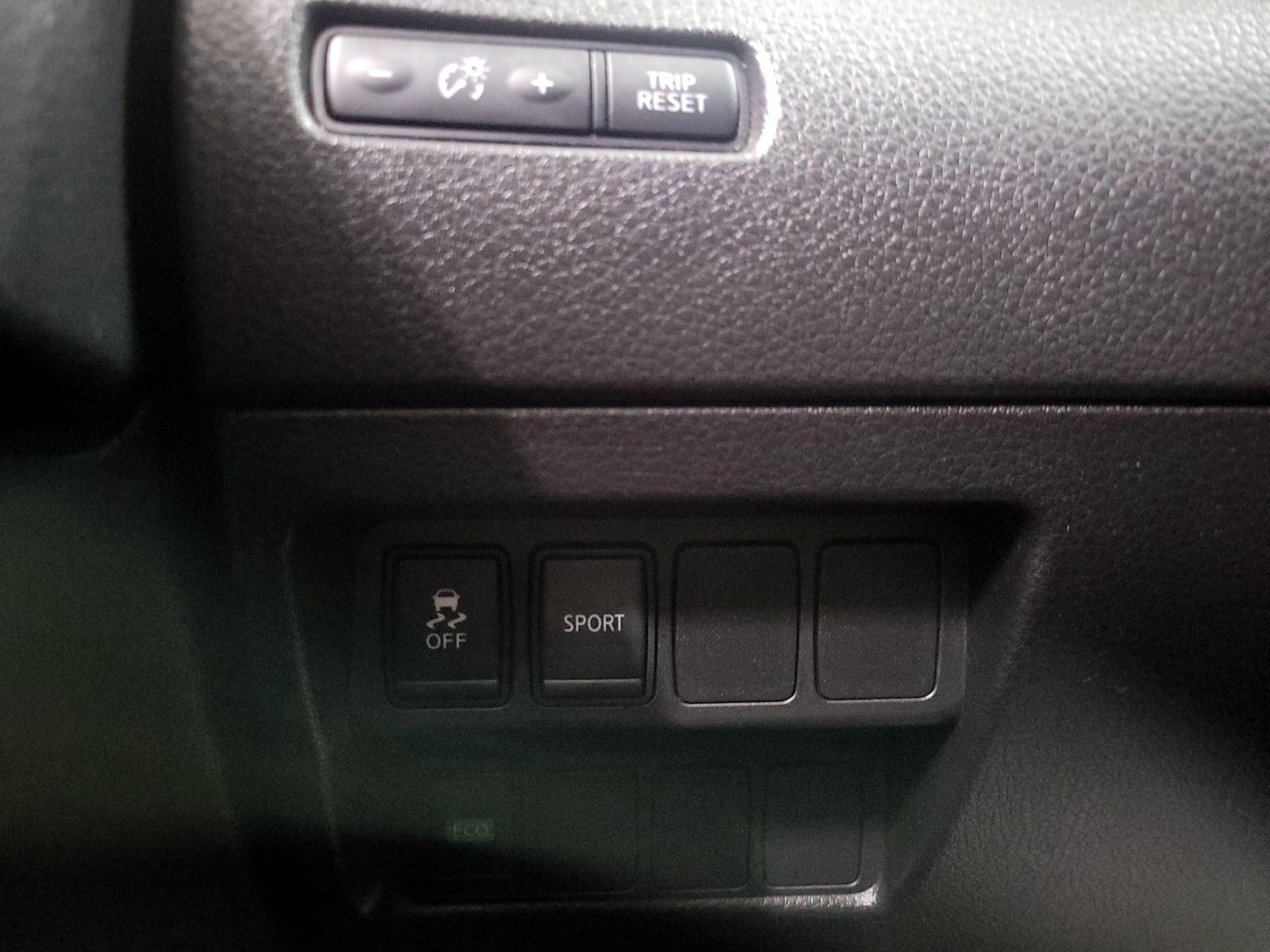 Thumbnail: 2016 Nissan Rogue - 13