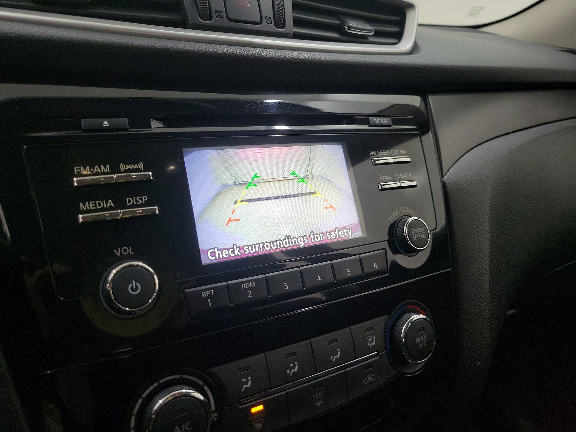 Thumbnail: 2016 Nissan Rogue - 14