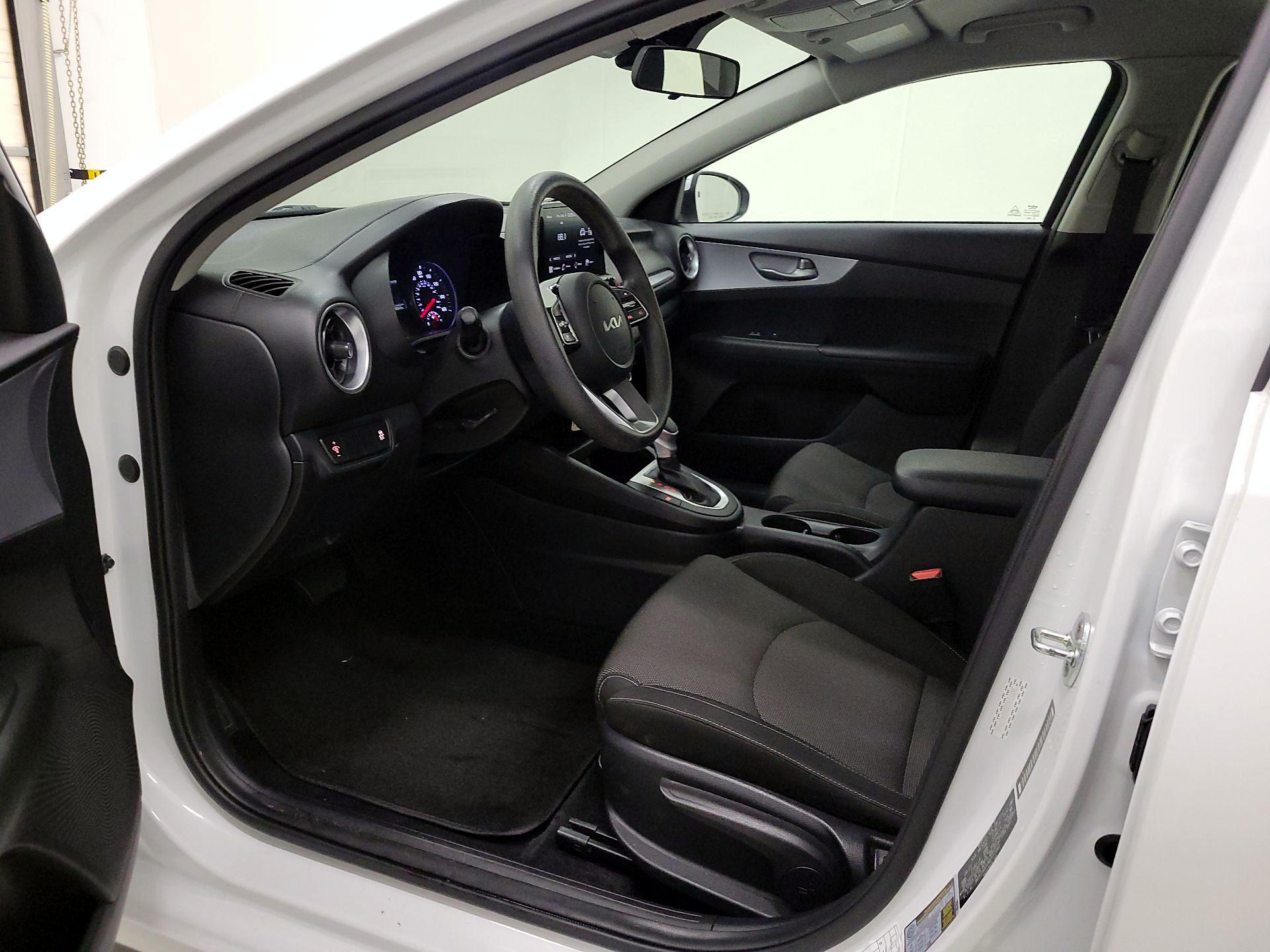 Thumbnail: 2022 Kia Forte - 11