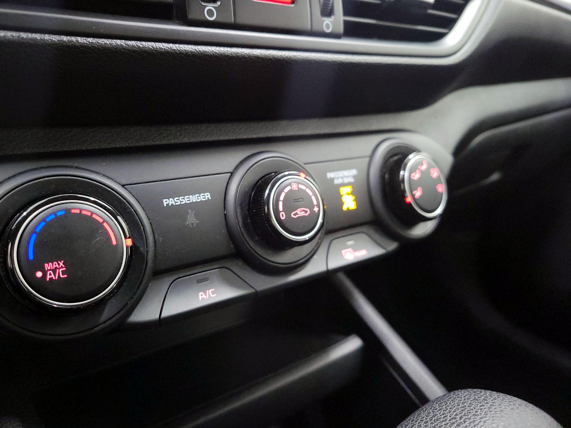 Thumbnail: 2022 Kia Forte - 16