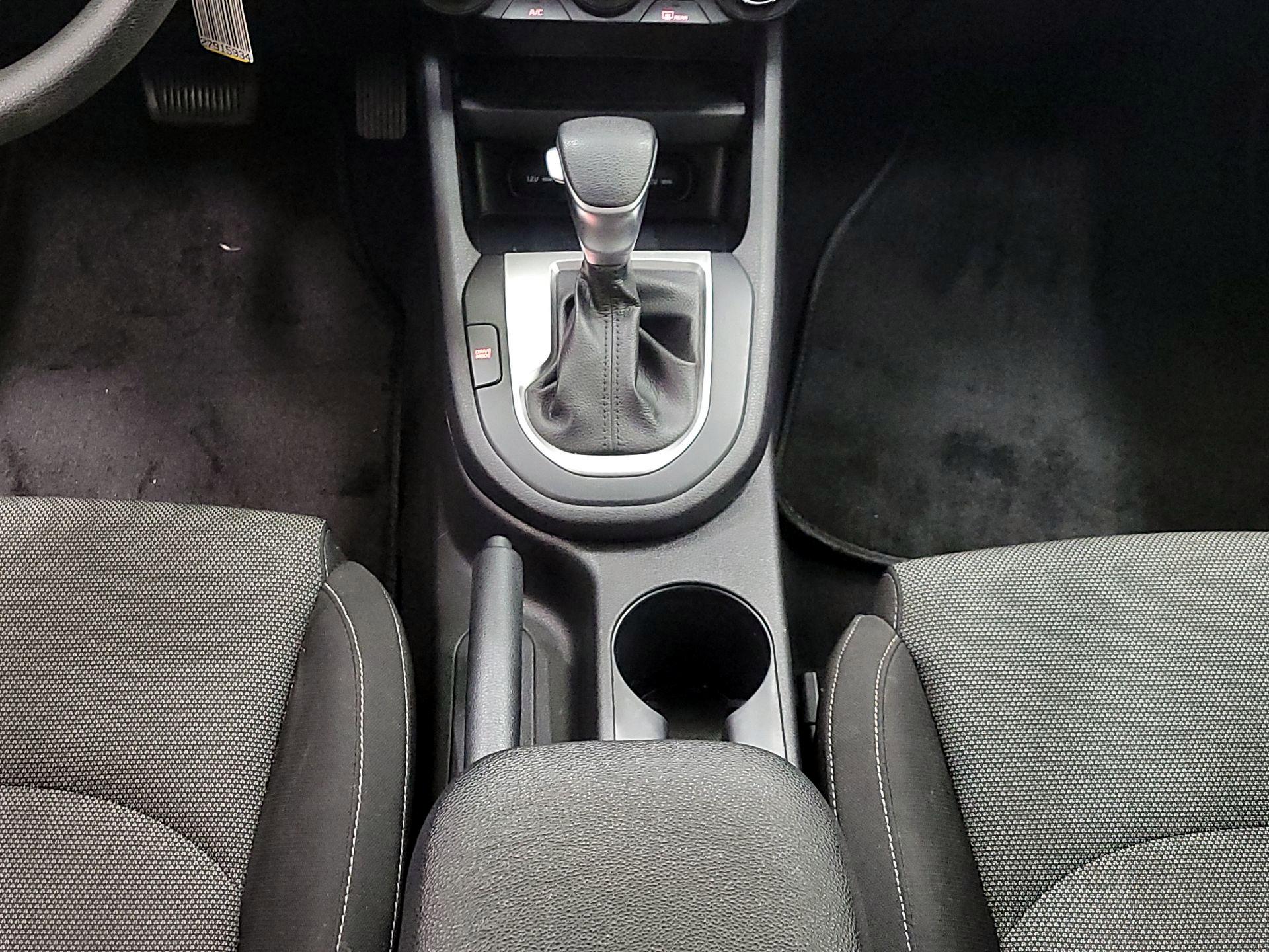 Thumbnail: 2022 Kia Forte - 17