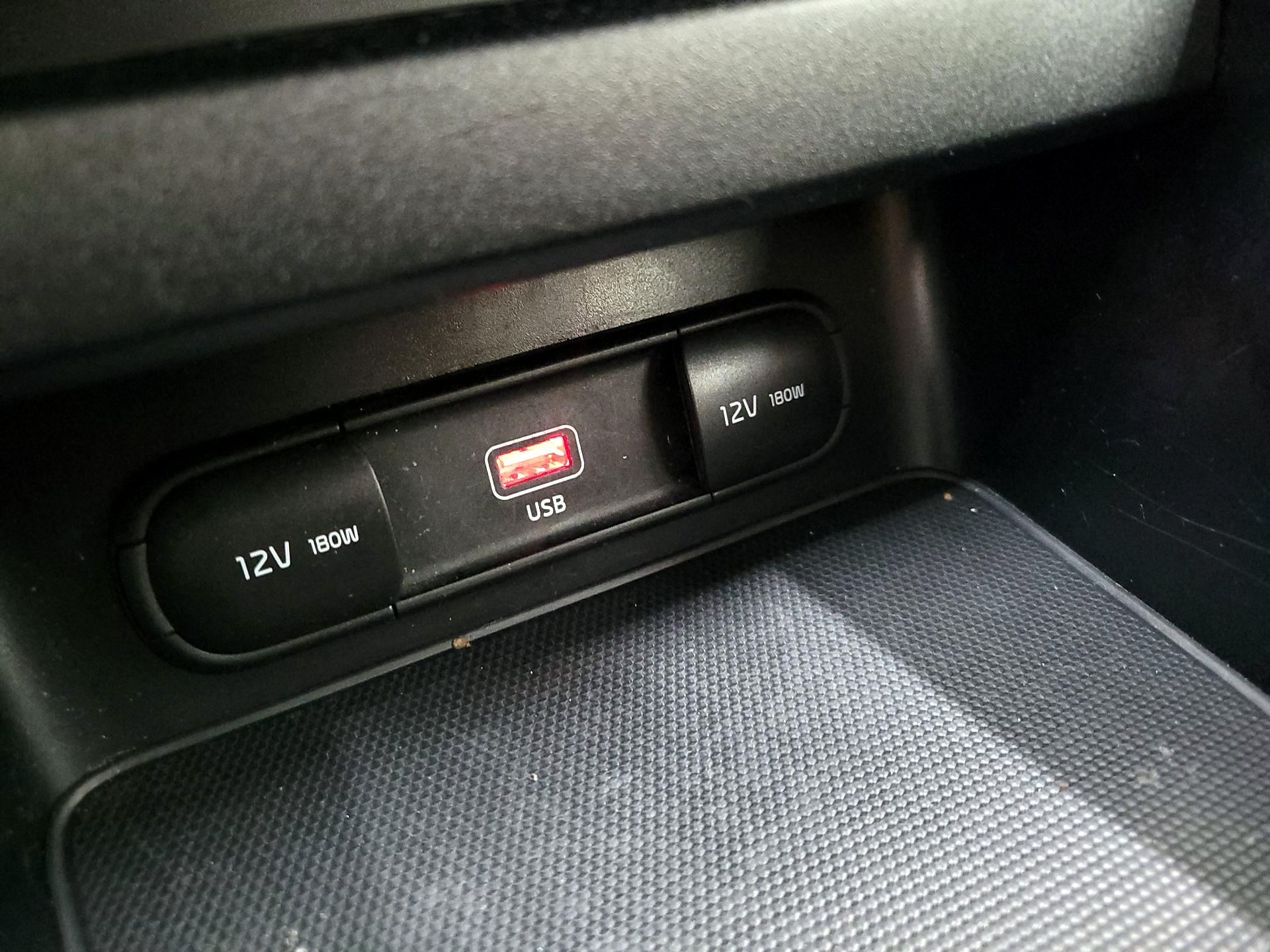 Thumbnail: 2022 Kia Forte - 18