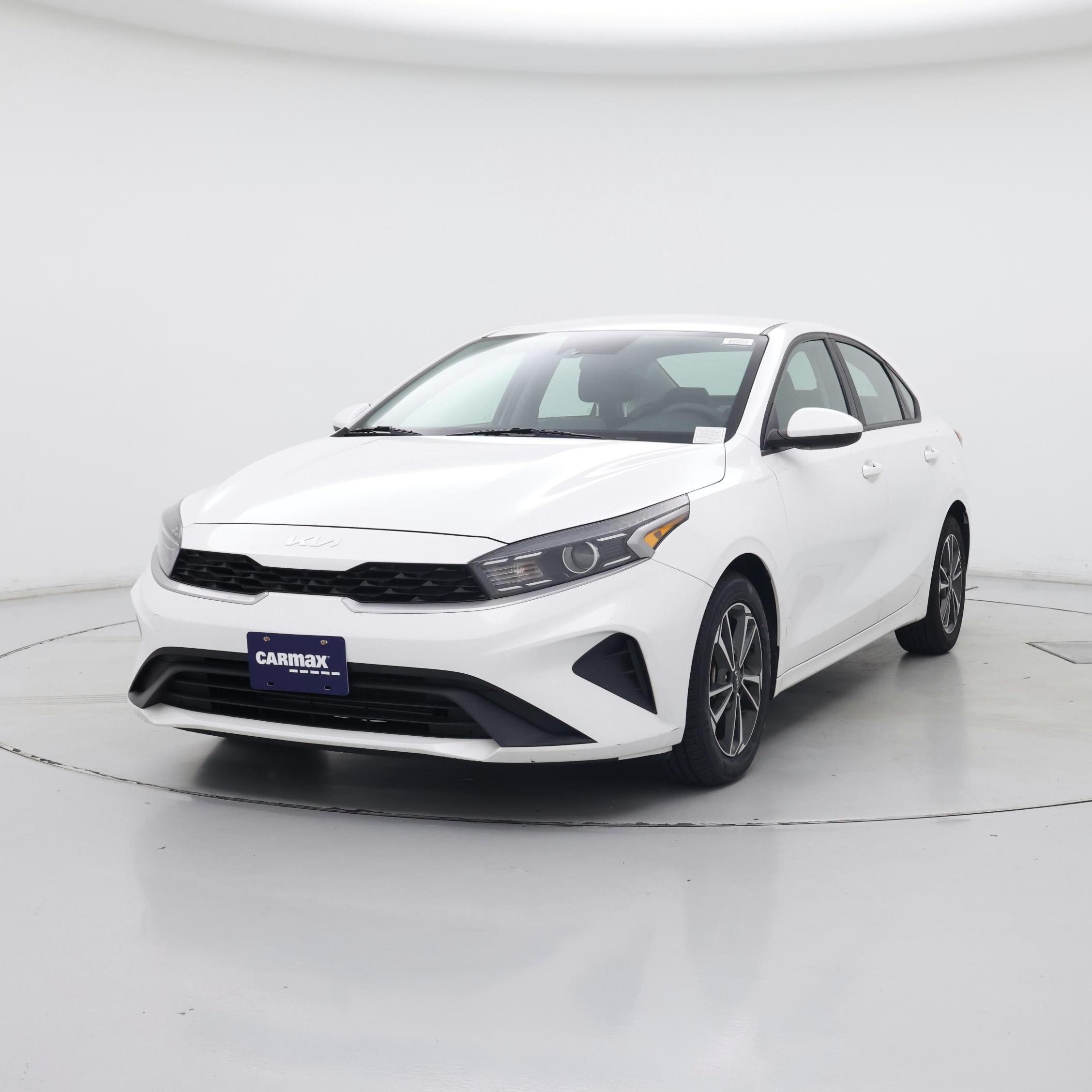 Thumbnail: 2022 Kia Forte - 4