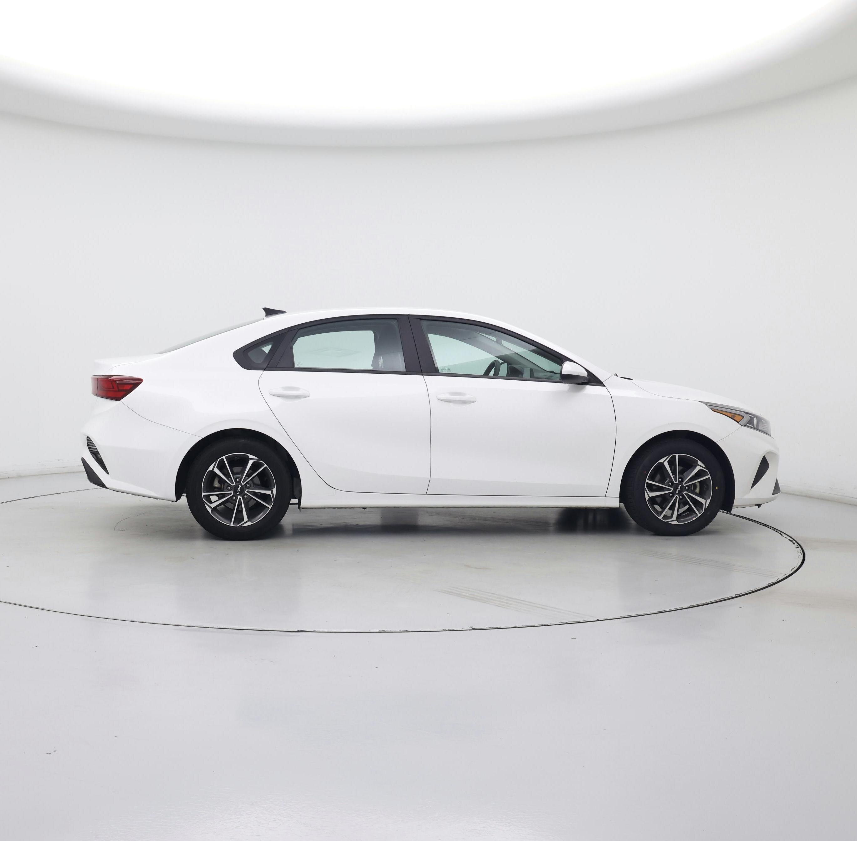 Thumbnail: 2022 Kia Forte - 7