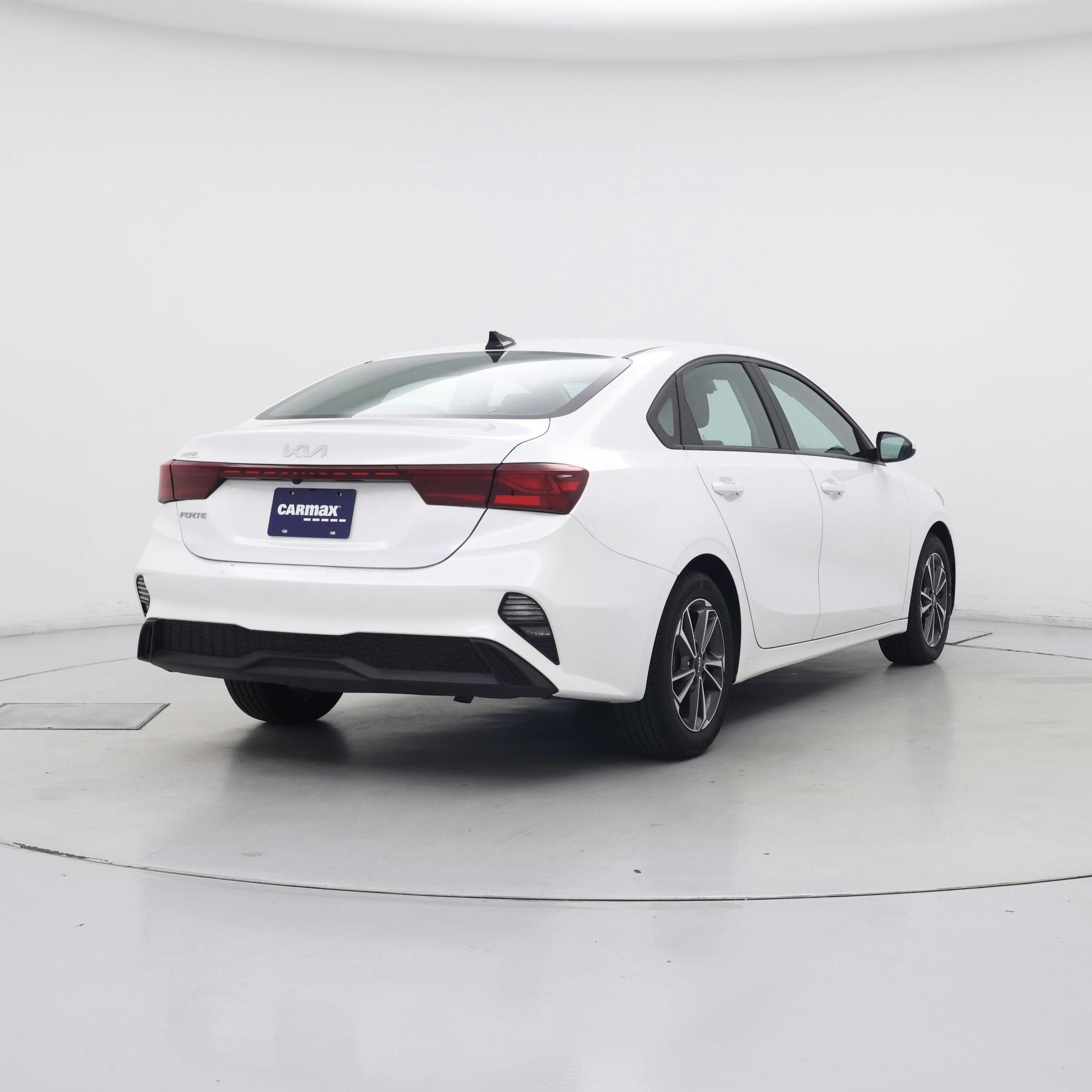 Thumbnail: 2022 Kia Forte - 8