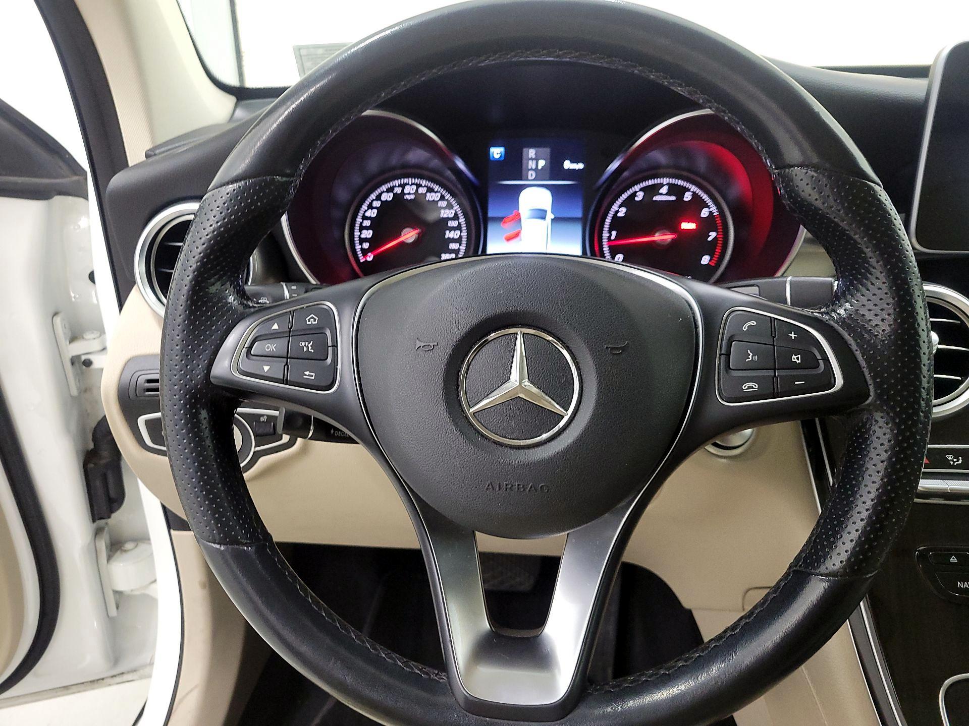 Thumbnail: 2019 Mercedes-Benz GLC - 10