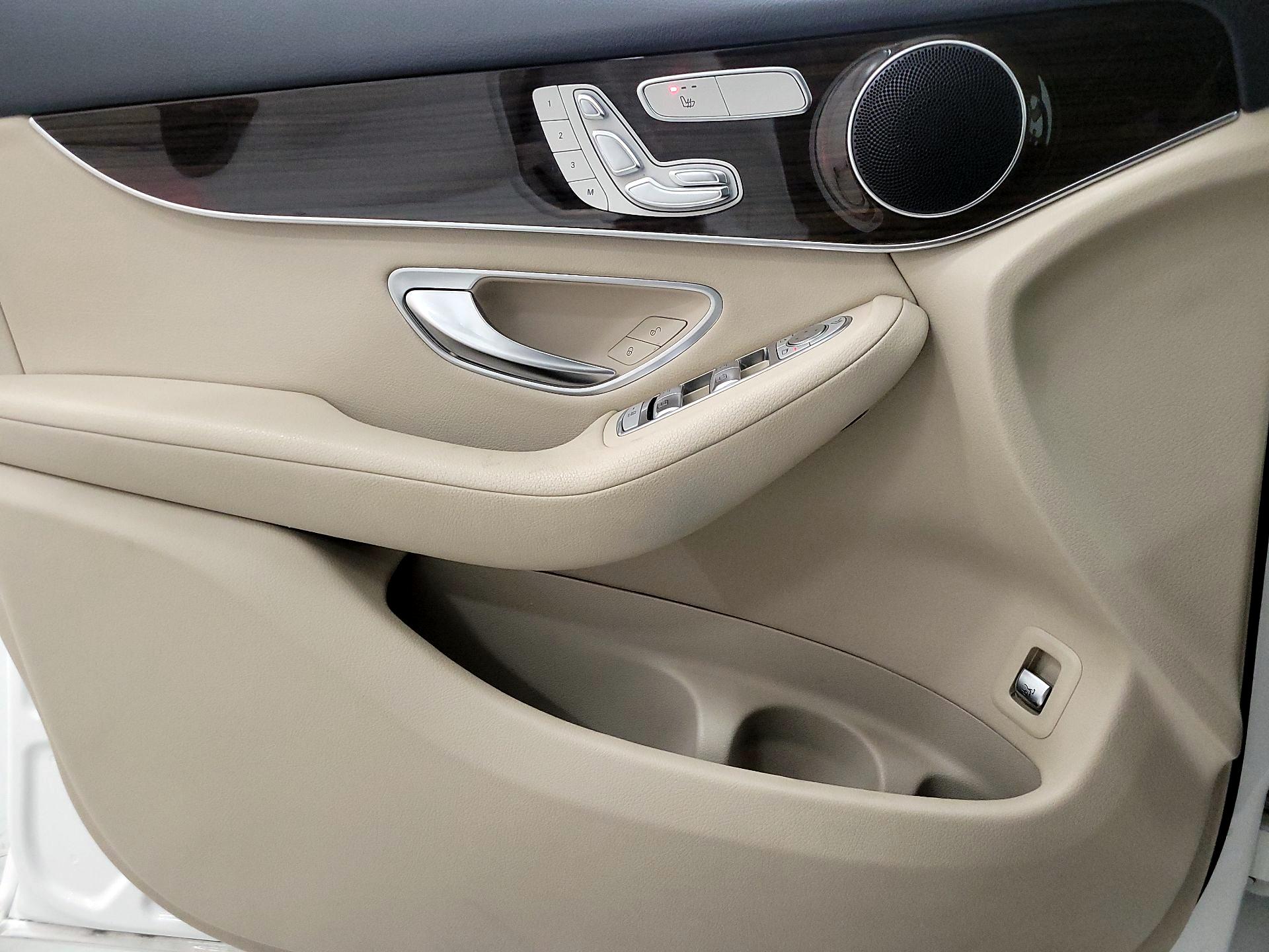 Thumbnail: 2019 Mercedes-Benz GLC - 12