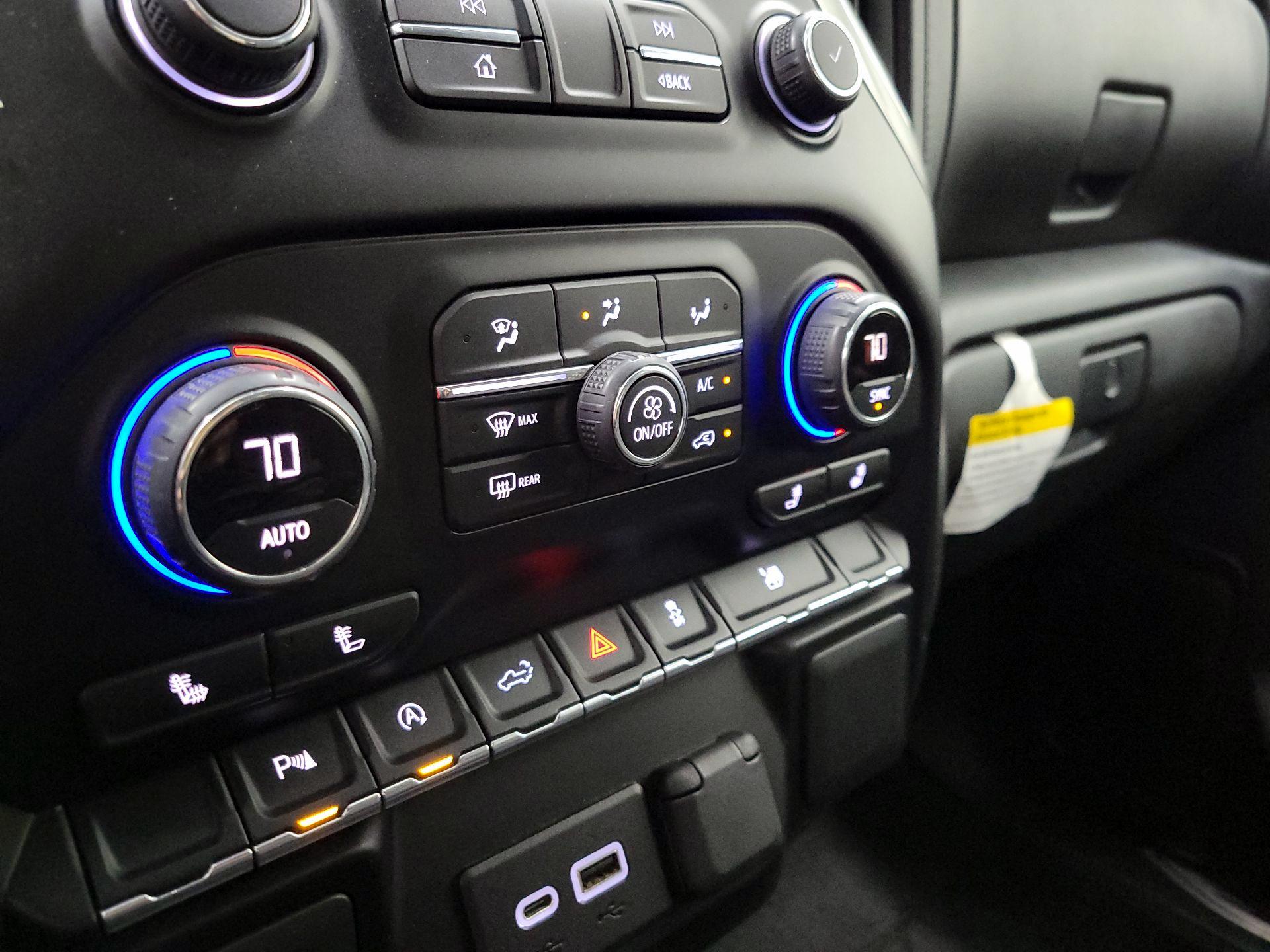 Thumbnail: 2021 Chevrolet Silverado 1500 - 16