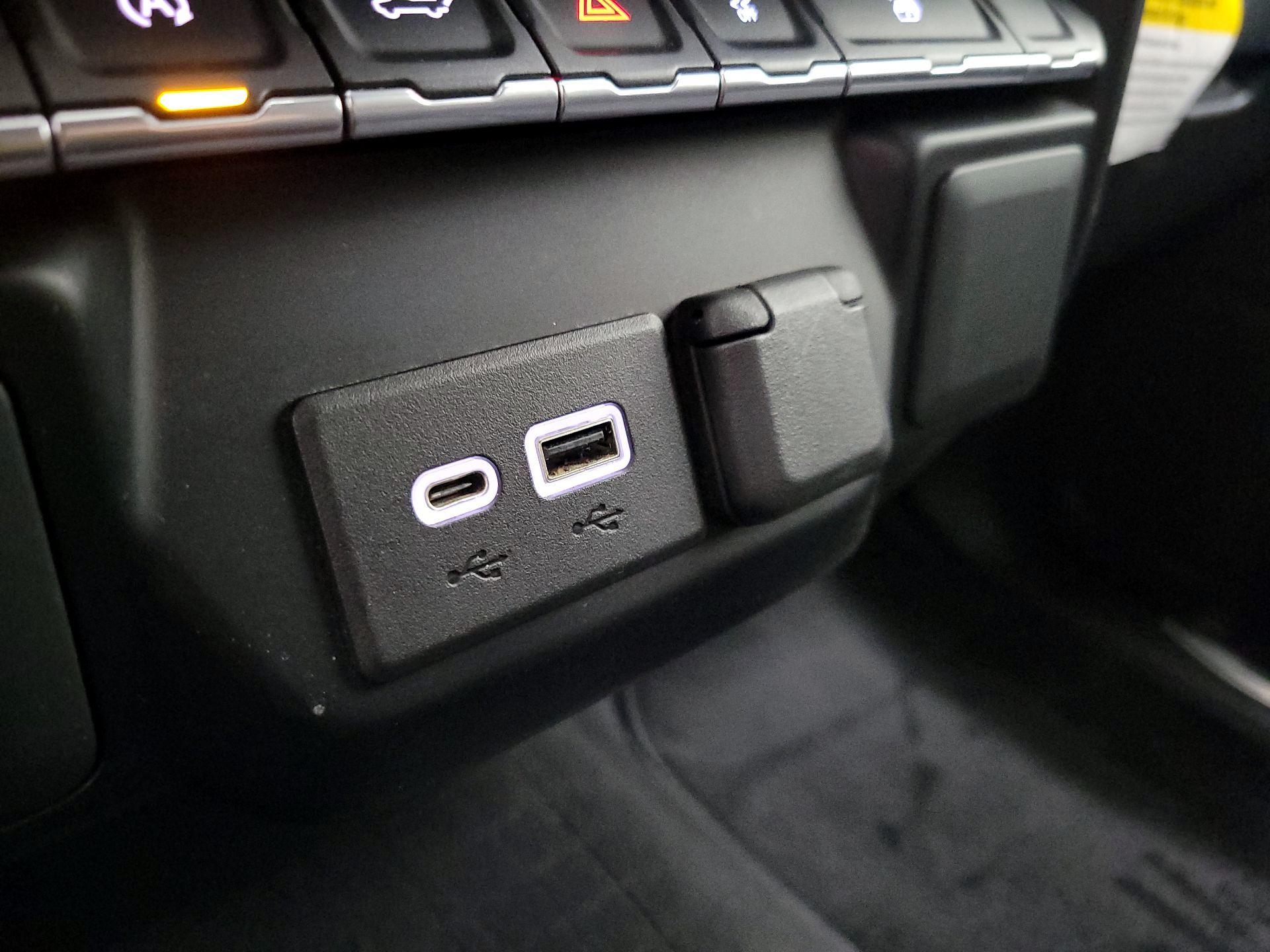 Thumbnail: 2021 Chevrolet Silverado 1500 - 18