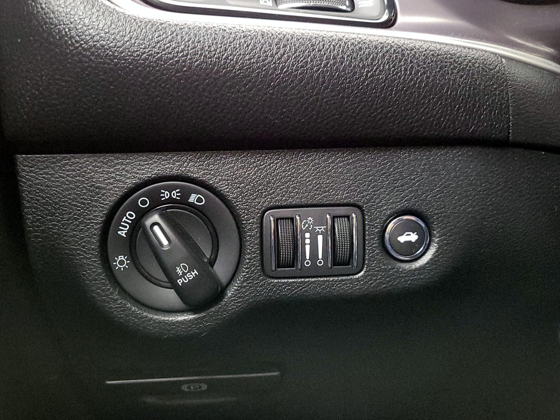 Thumbnail: 2019 Dodge Challenger - 13