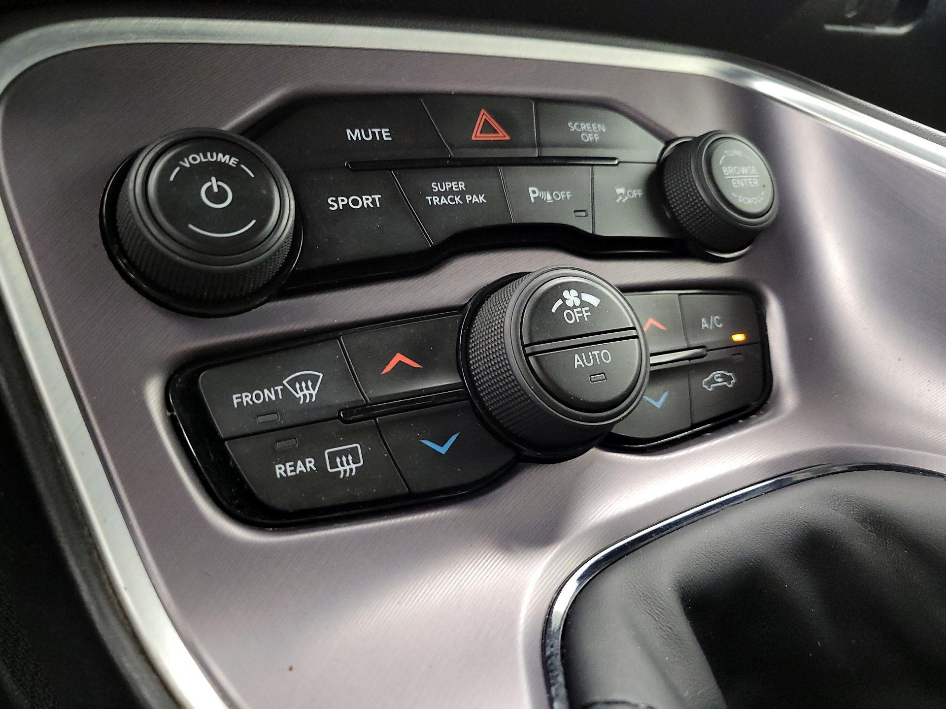 Thumbnail: 2019 Dodge Challenger - 17