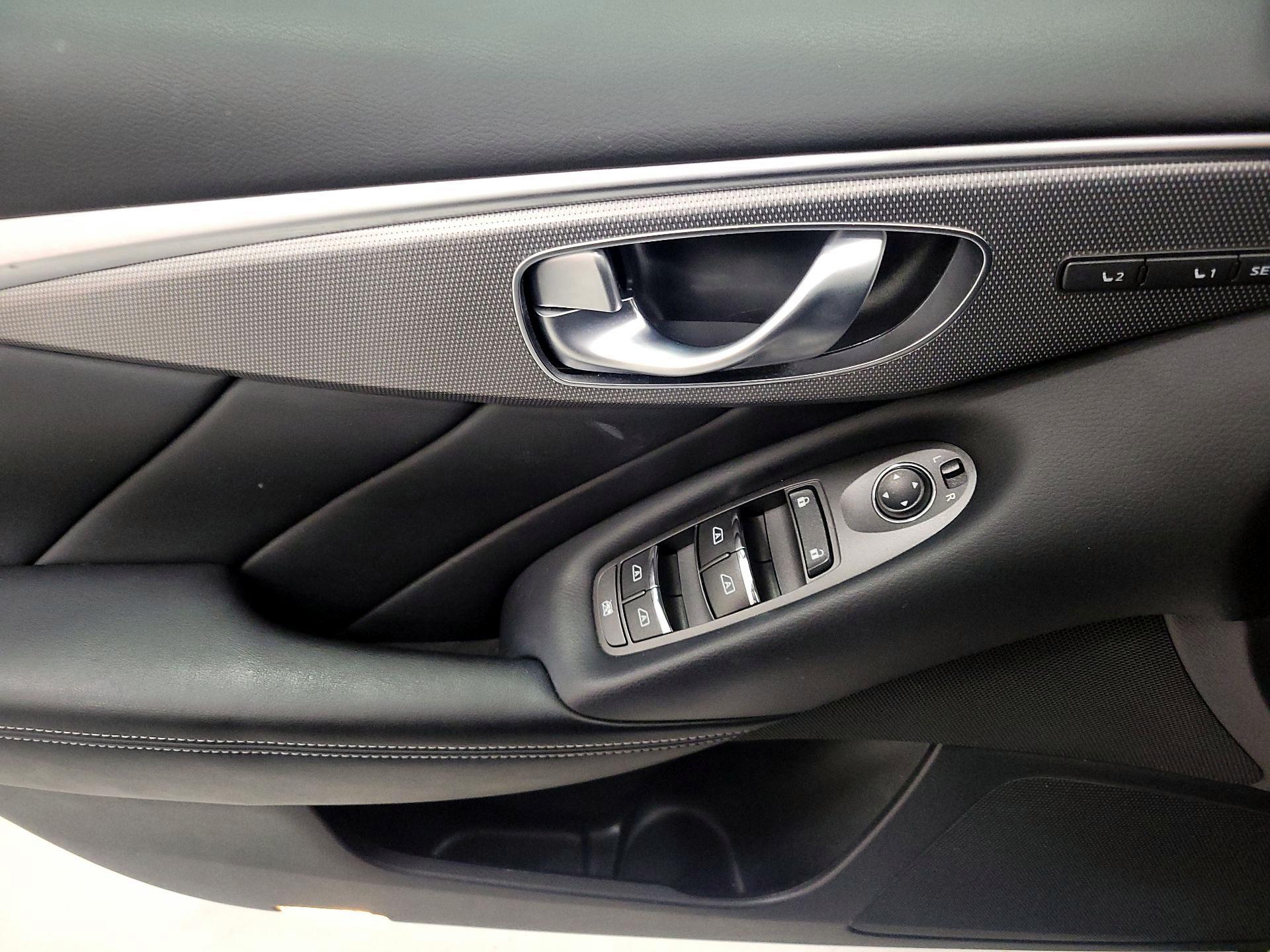 Thumbnail: 2016 INFINITI Q50 - 12