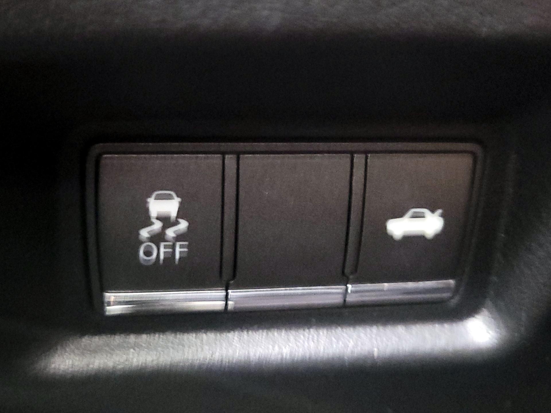 Thumbnail: 2016 INFINITI Q50 - 13