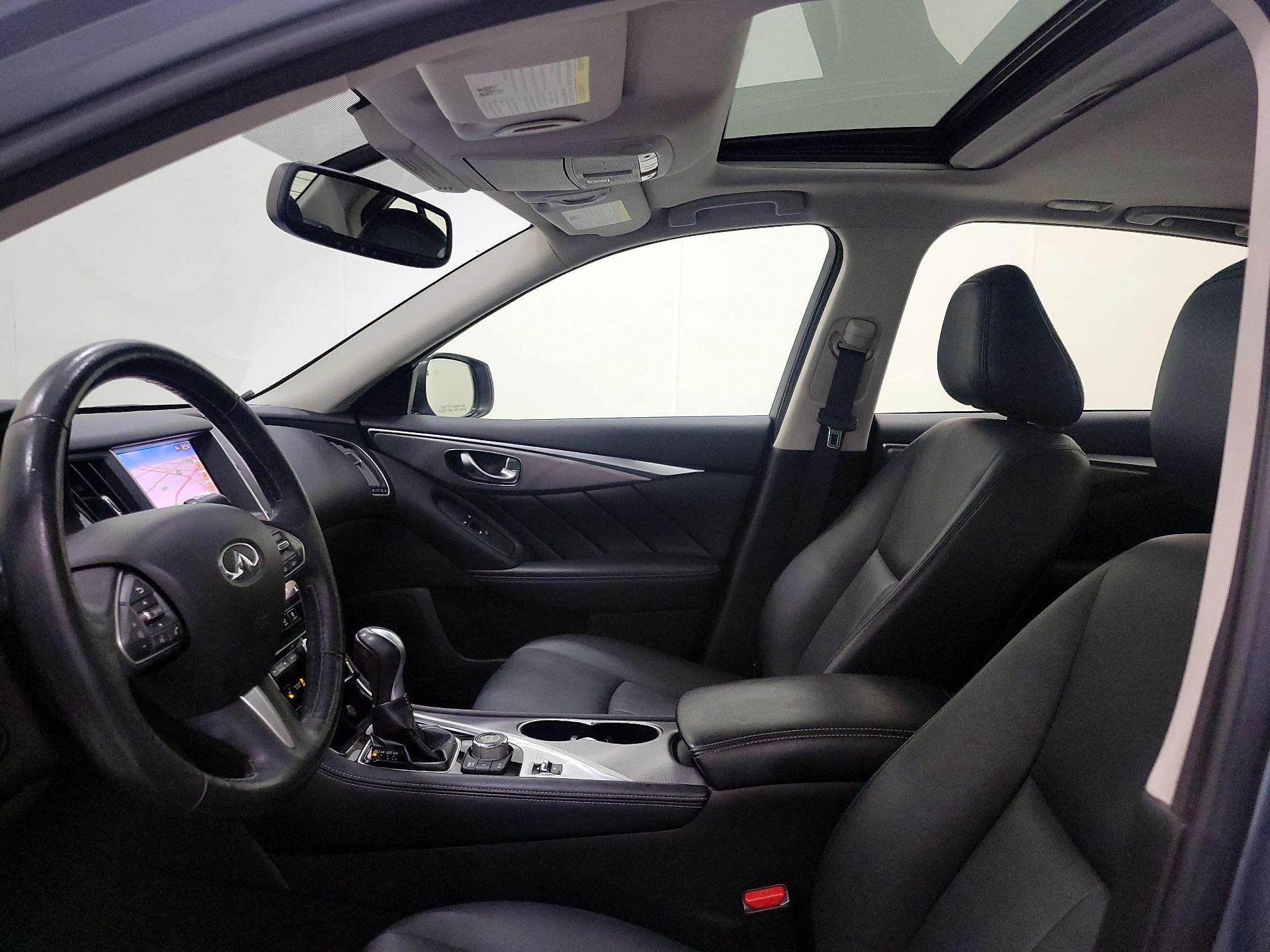 Thumbnail: 2016 INFINITI Q50 - 20