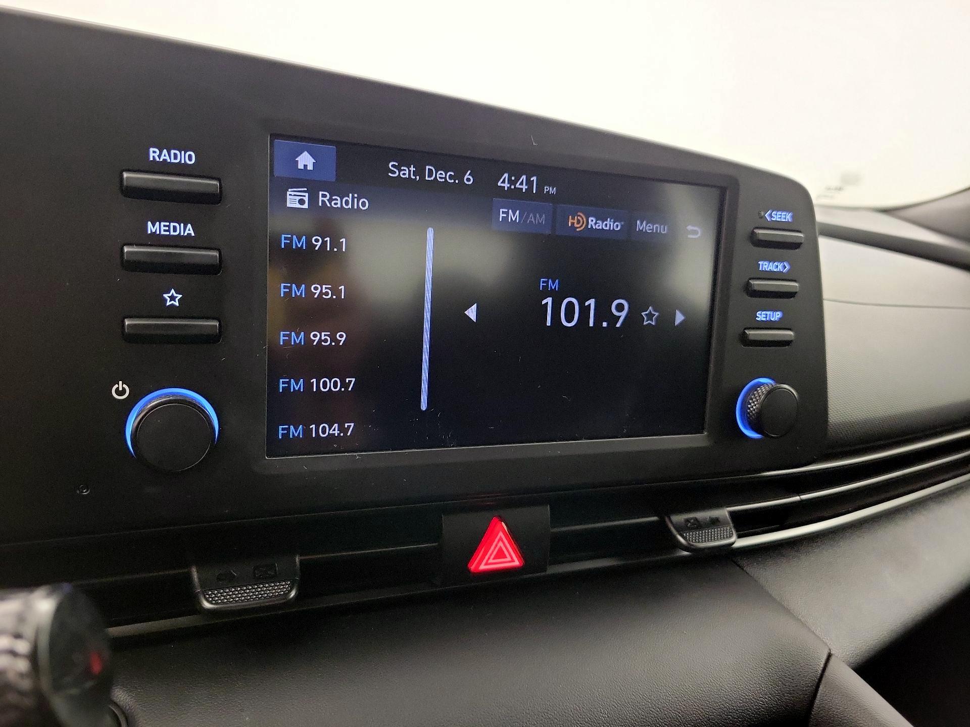 Thumbnail: 2025 Hyundai Elantra - 15