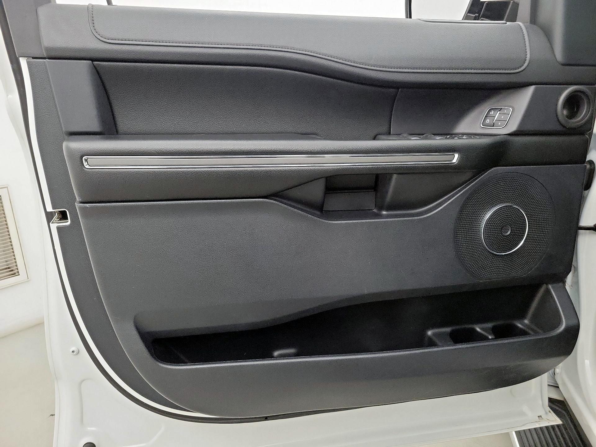 Thumbnail: 2020 Ford Expedition - 12