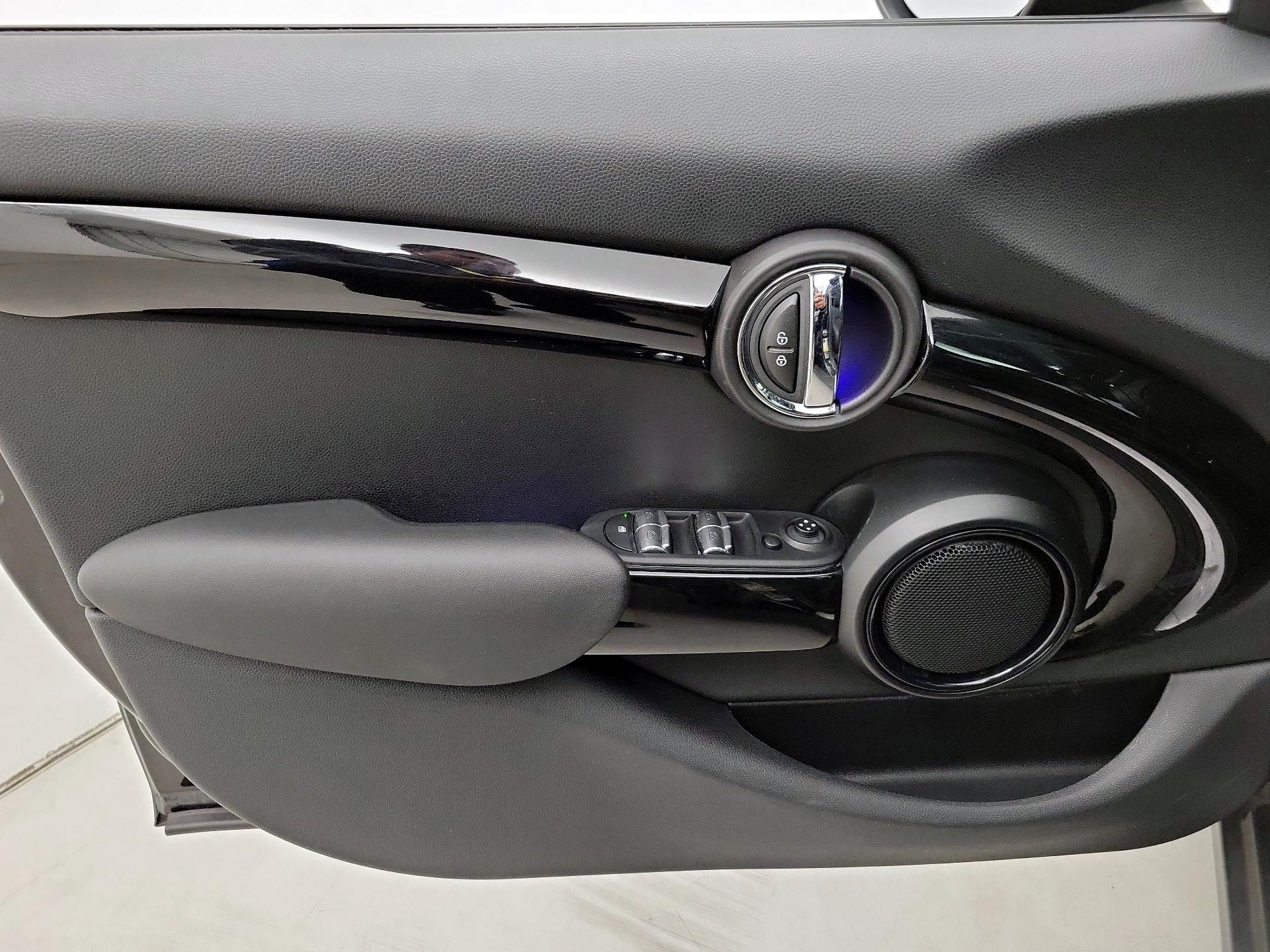 Thumbnail: 2020 MINI Cooper Hardtop - 12