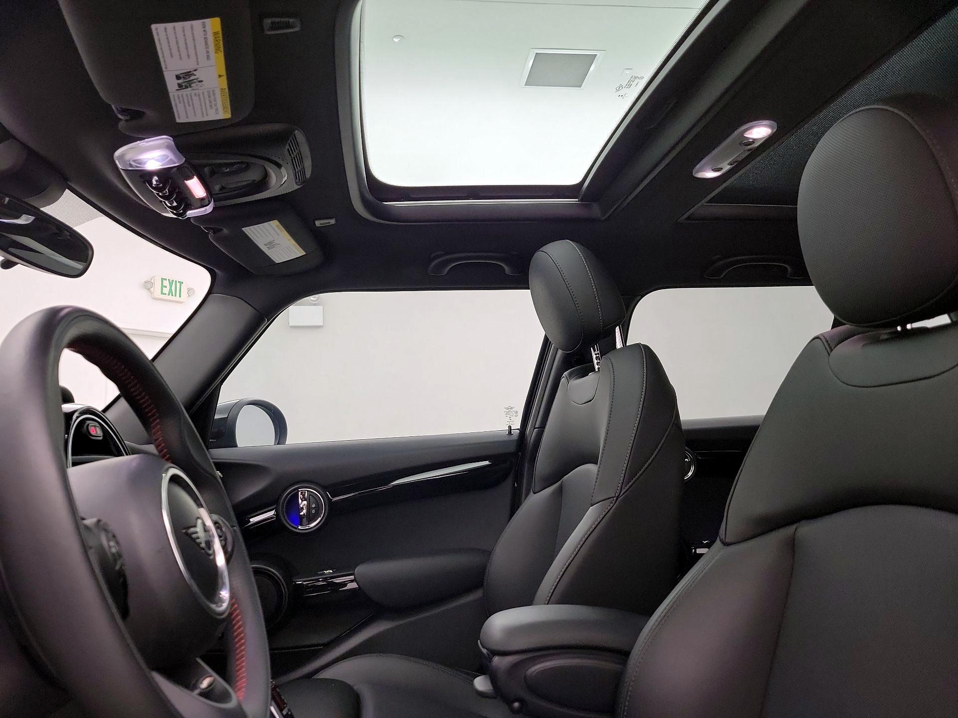 Thumbnail: 2020 MINI Cooper Hardtop - 19