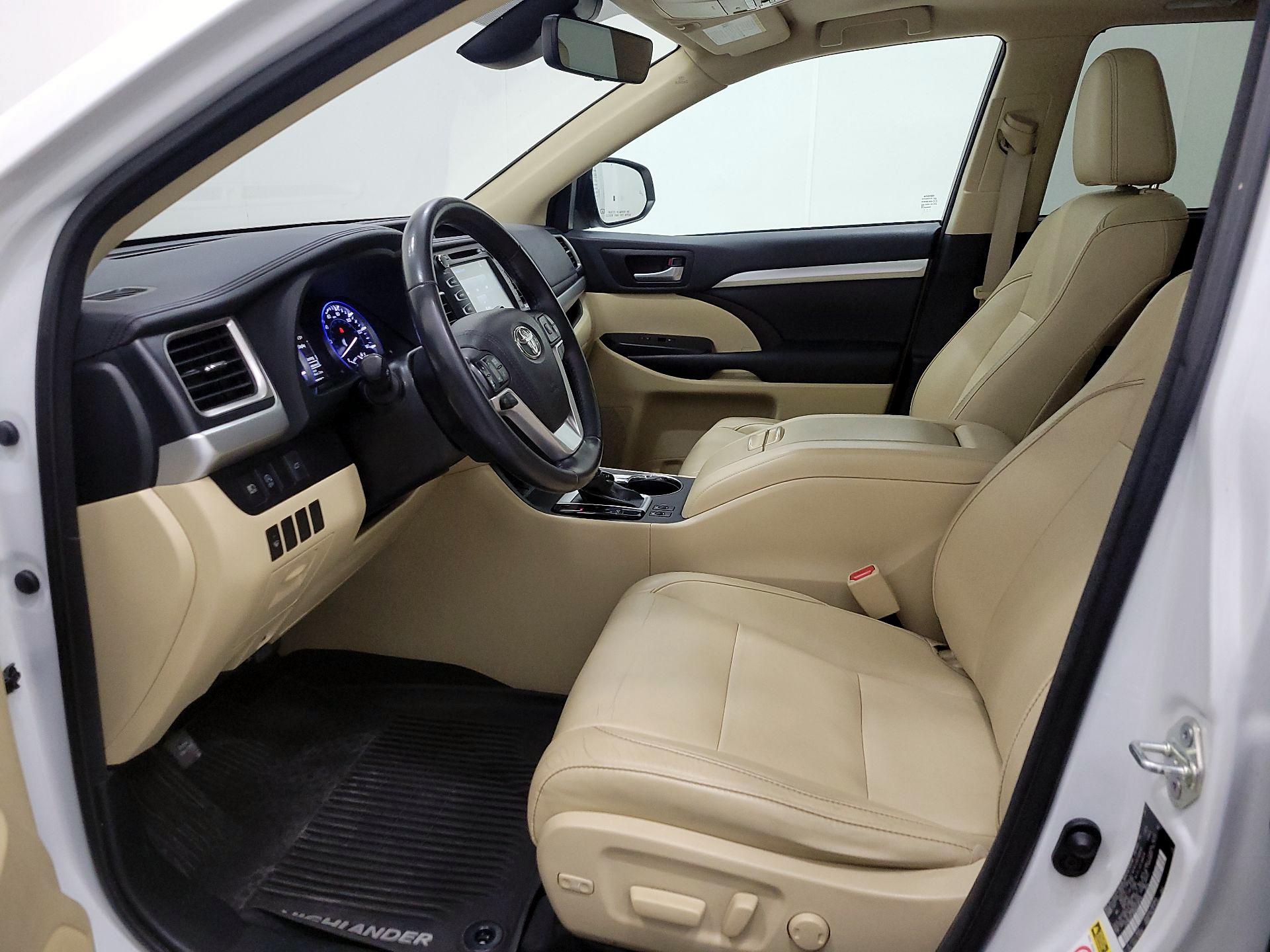 Thumbnail: 2017 Toyota Highlander - 11