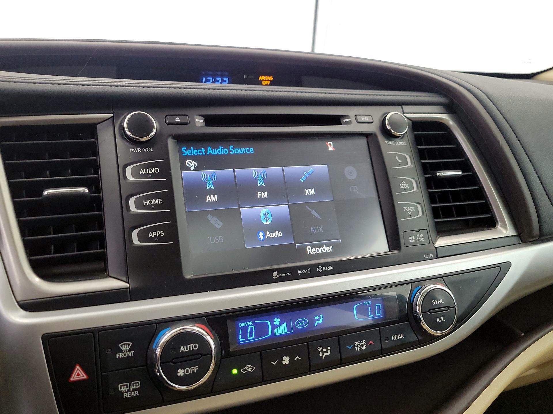 Thumbnail: 2017 Toyota Highlander - 14