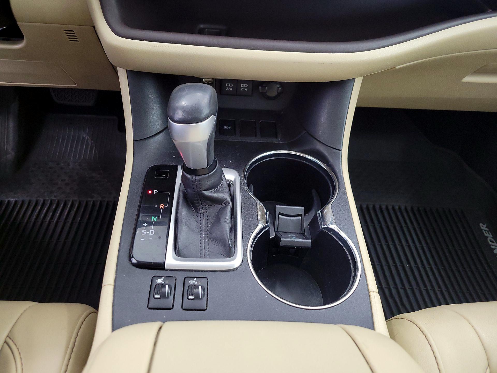 Thumbnail: 2017 Toyota Highlander - 16