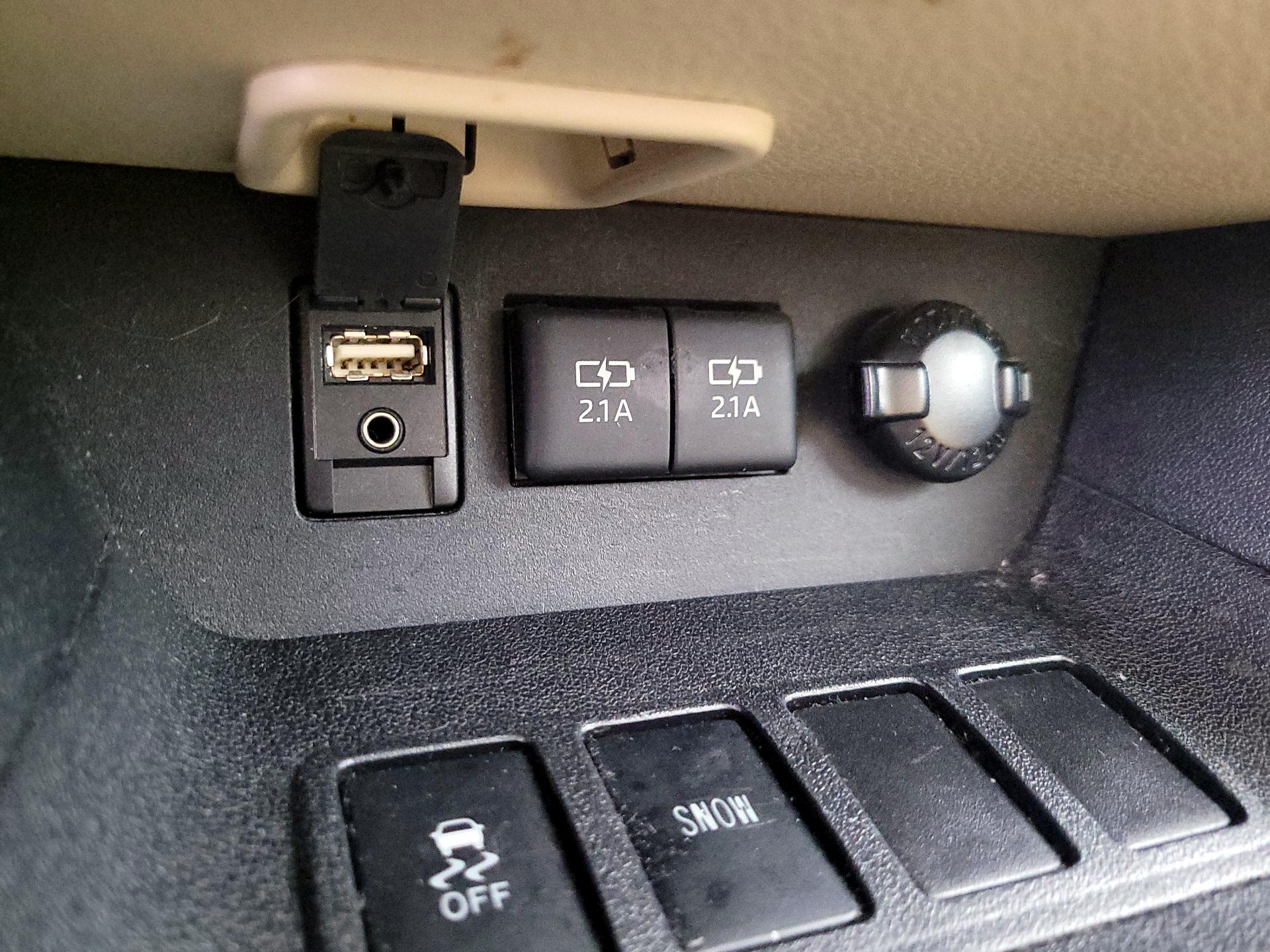 Thumbnail: 2017 Toyota Highlander - 17