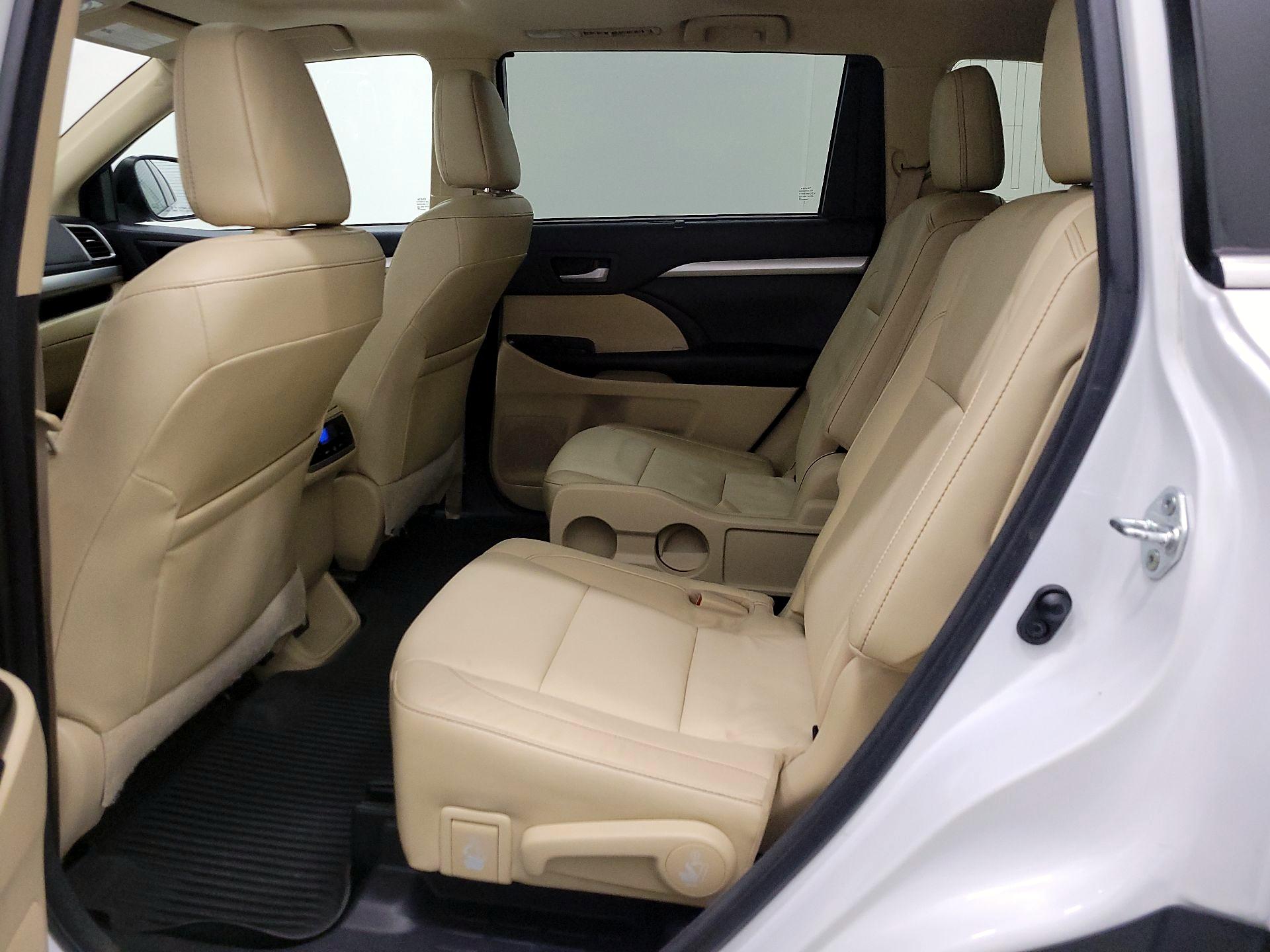 Thumbnail: 2017 Toyota Highlander - 19