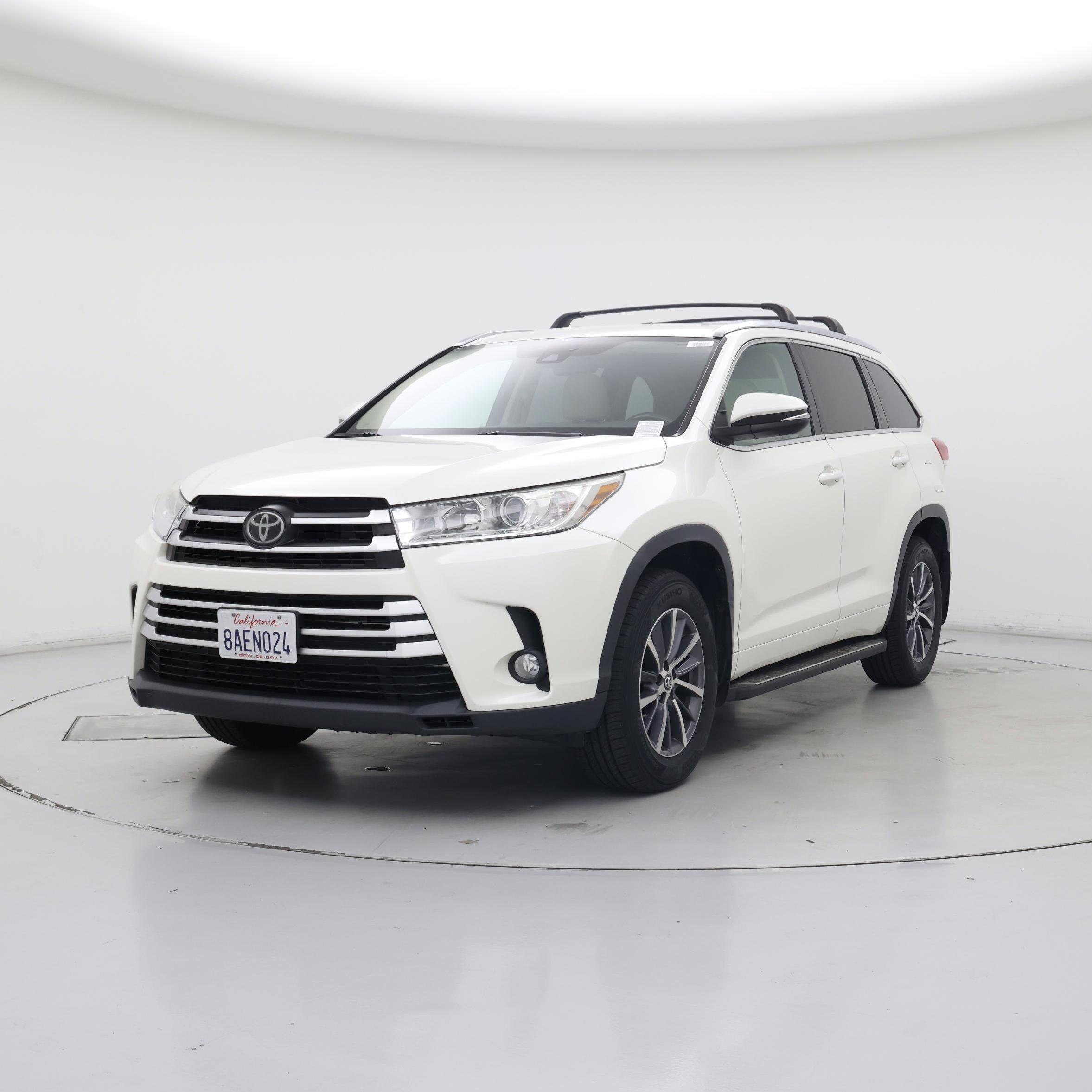 Thumbnail: 2017 Toyota Highlander - 4