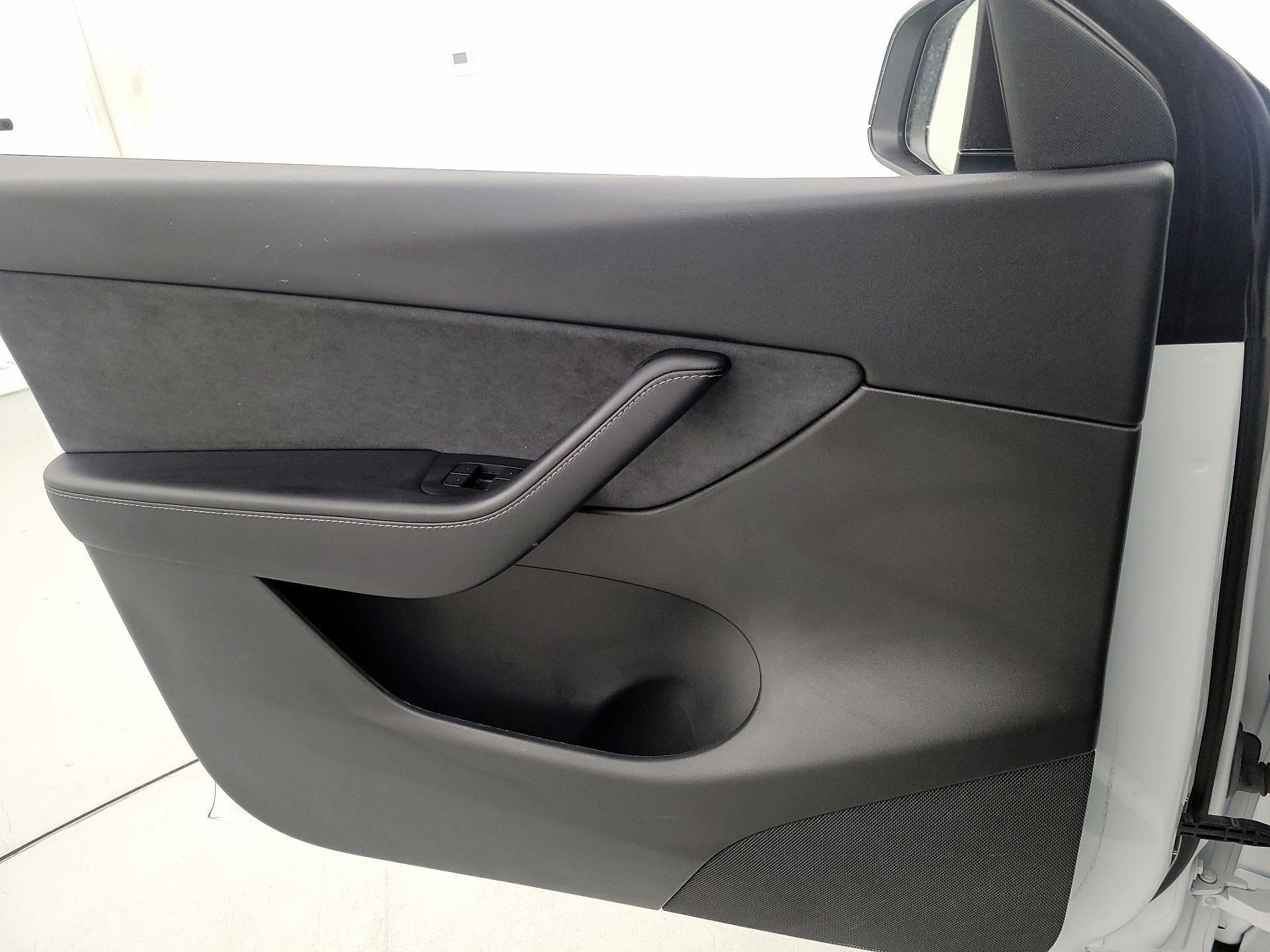 Thumbnail: 2022 Tesla Model Y - 12