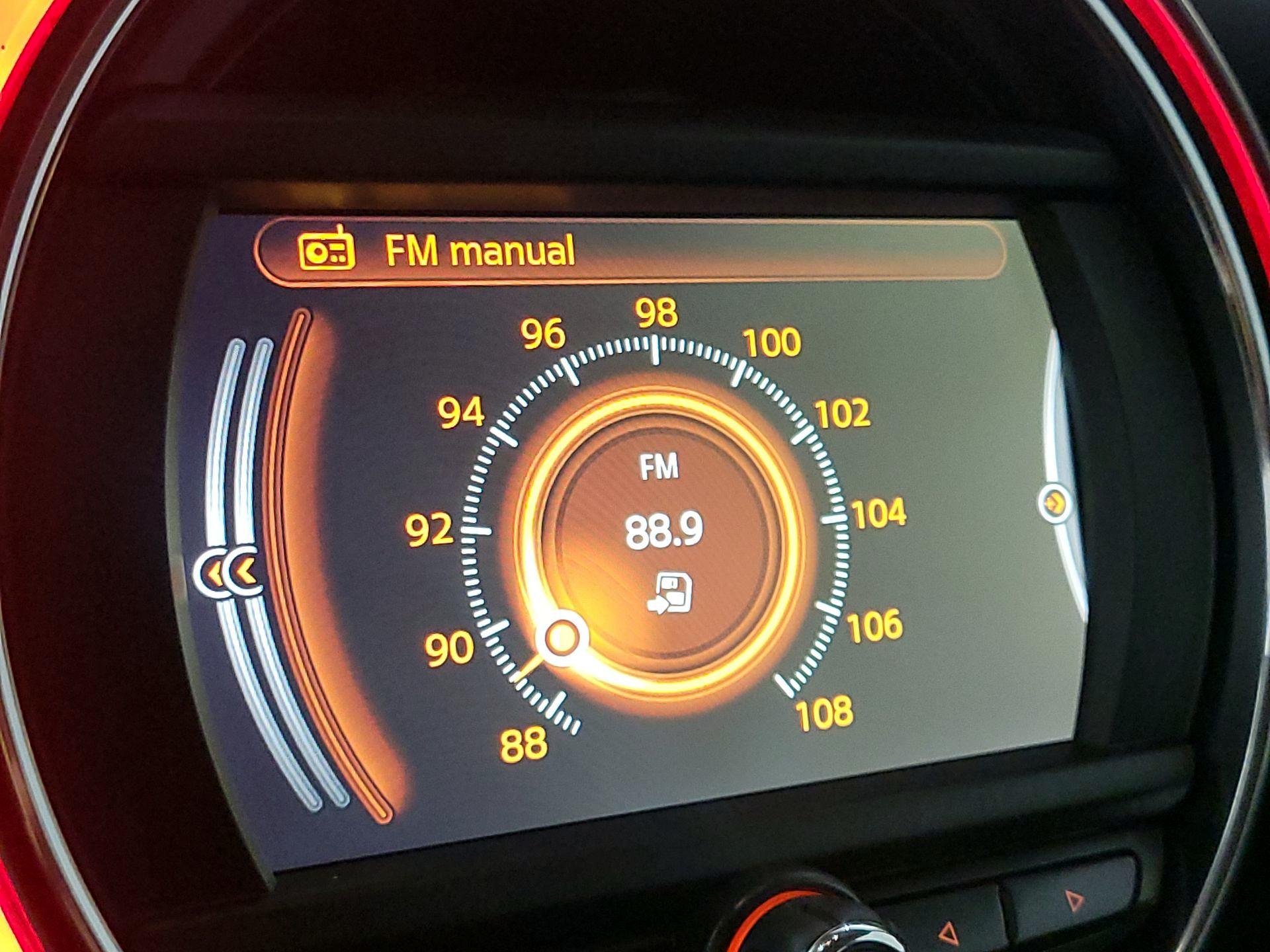 Thumbnail: 2016 MINI Cooper Hardtop - 14