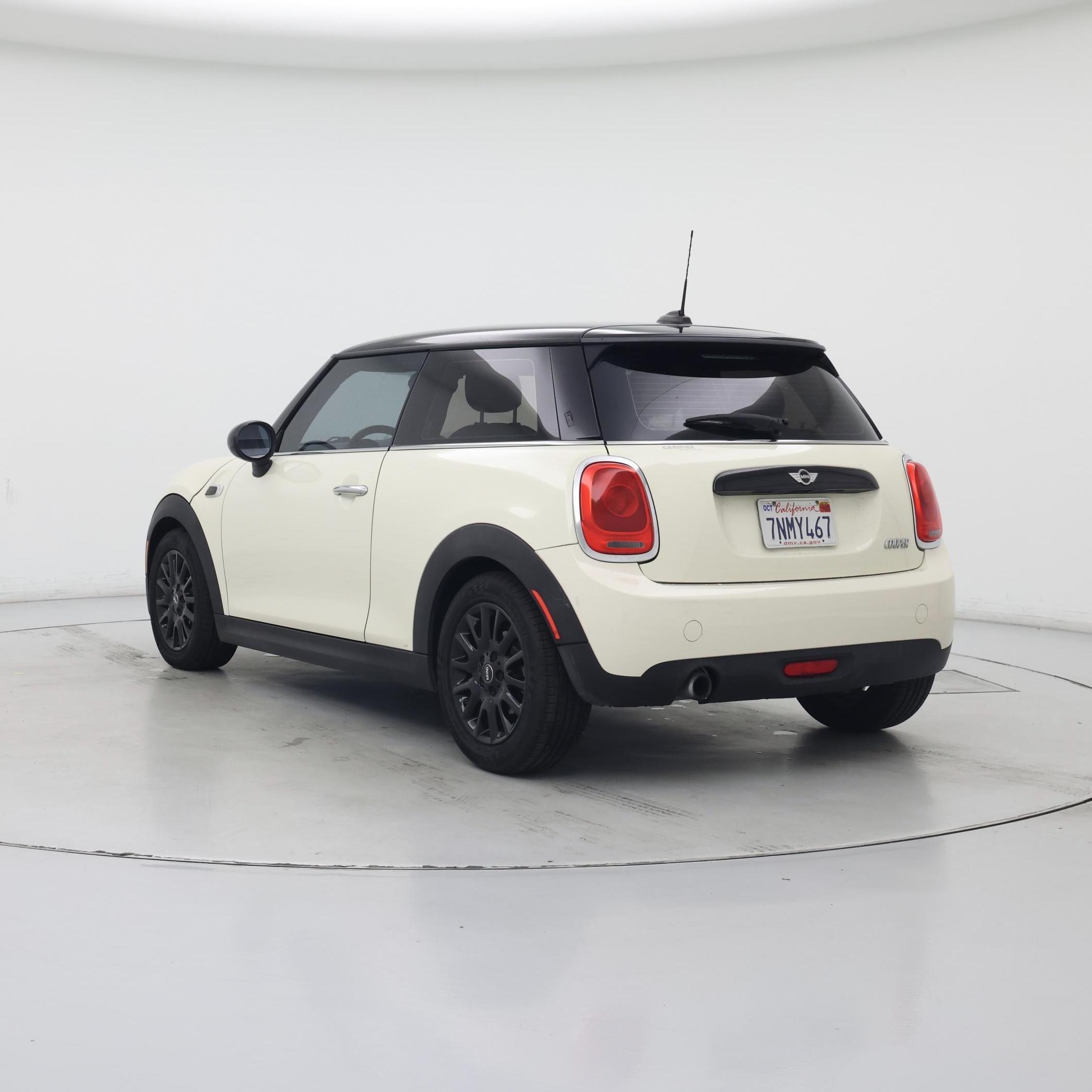 Thumbnail: 2016 MINI Cooper Hardtop - 2