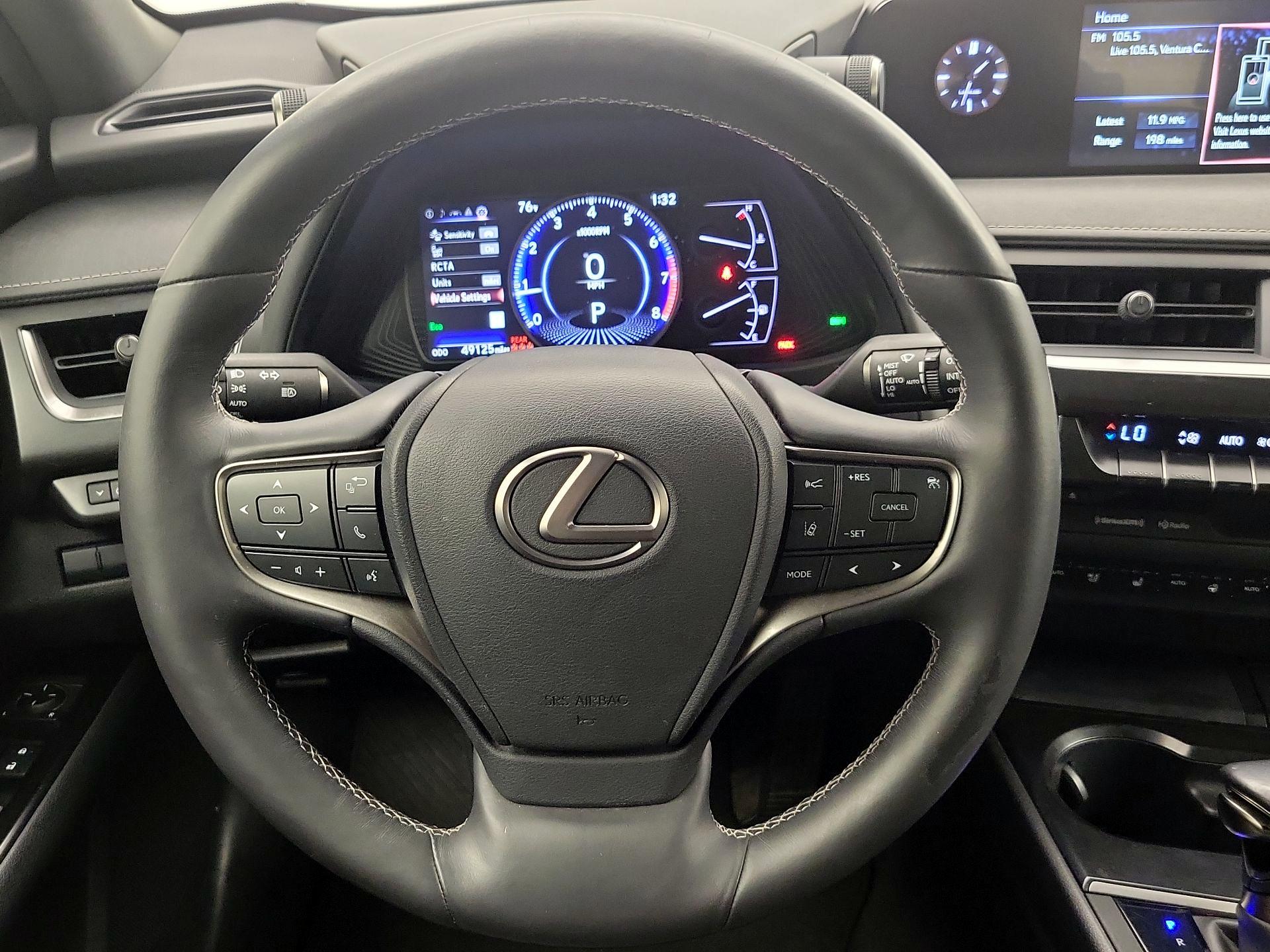 Thumbnail: 2020 Lexus UX - 10