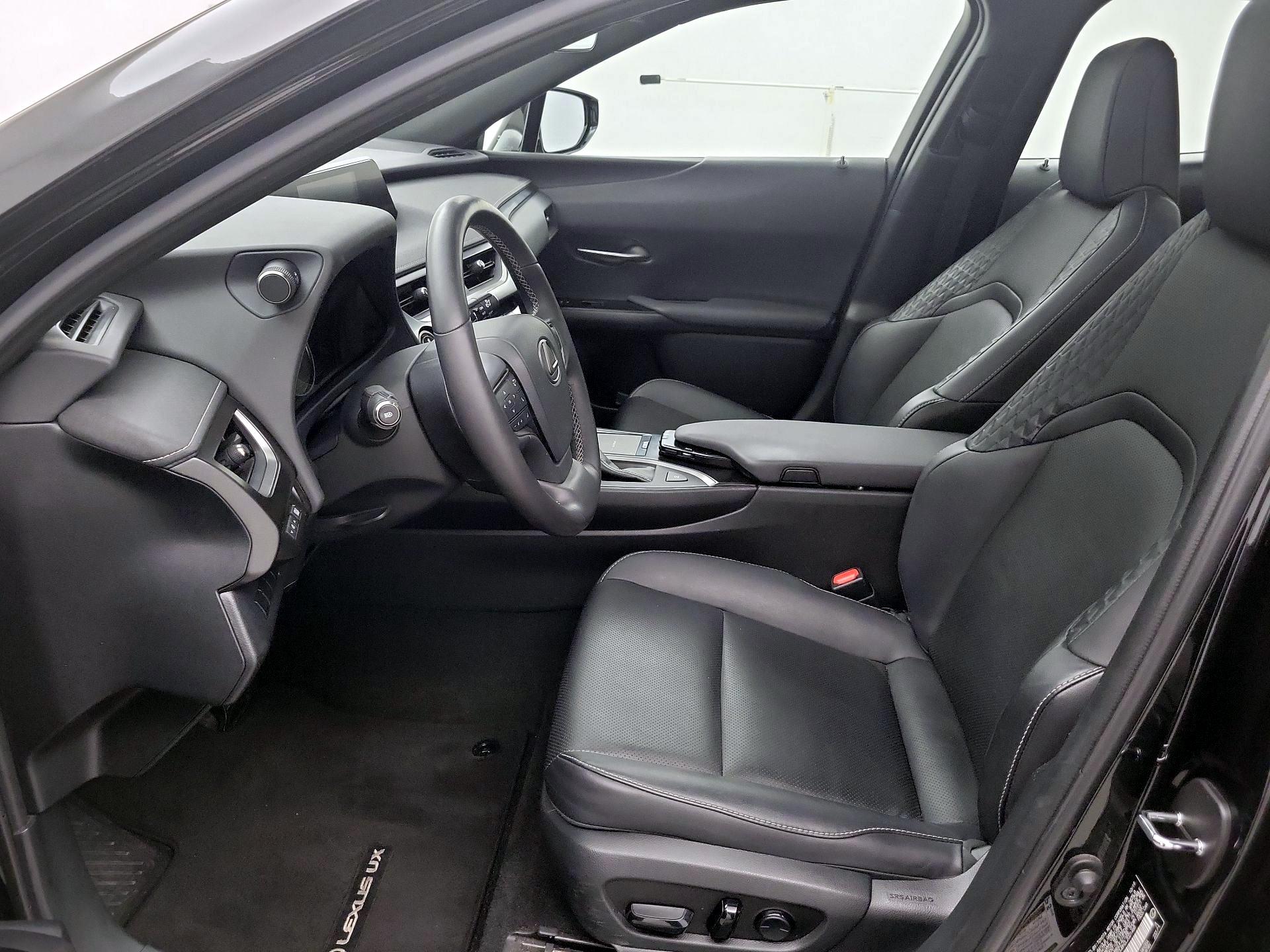 Thumbnail: 2020 Lexus UX - 11