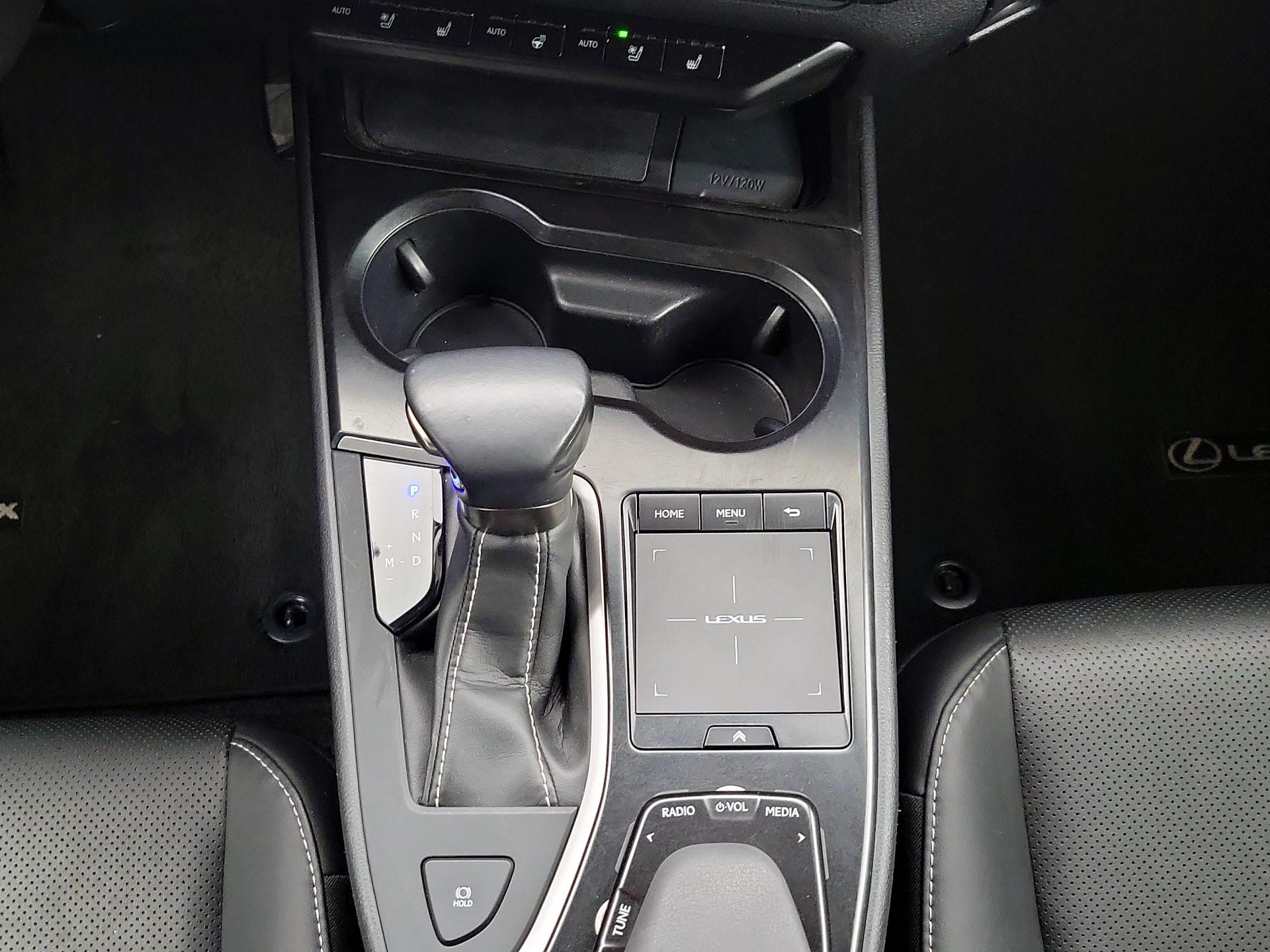 Thumbnail: 2020 Lexus UX - 17